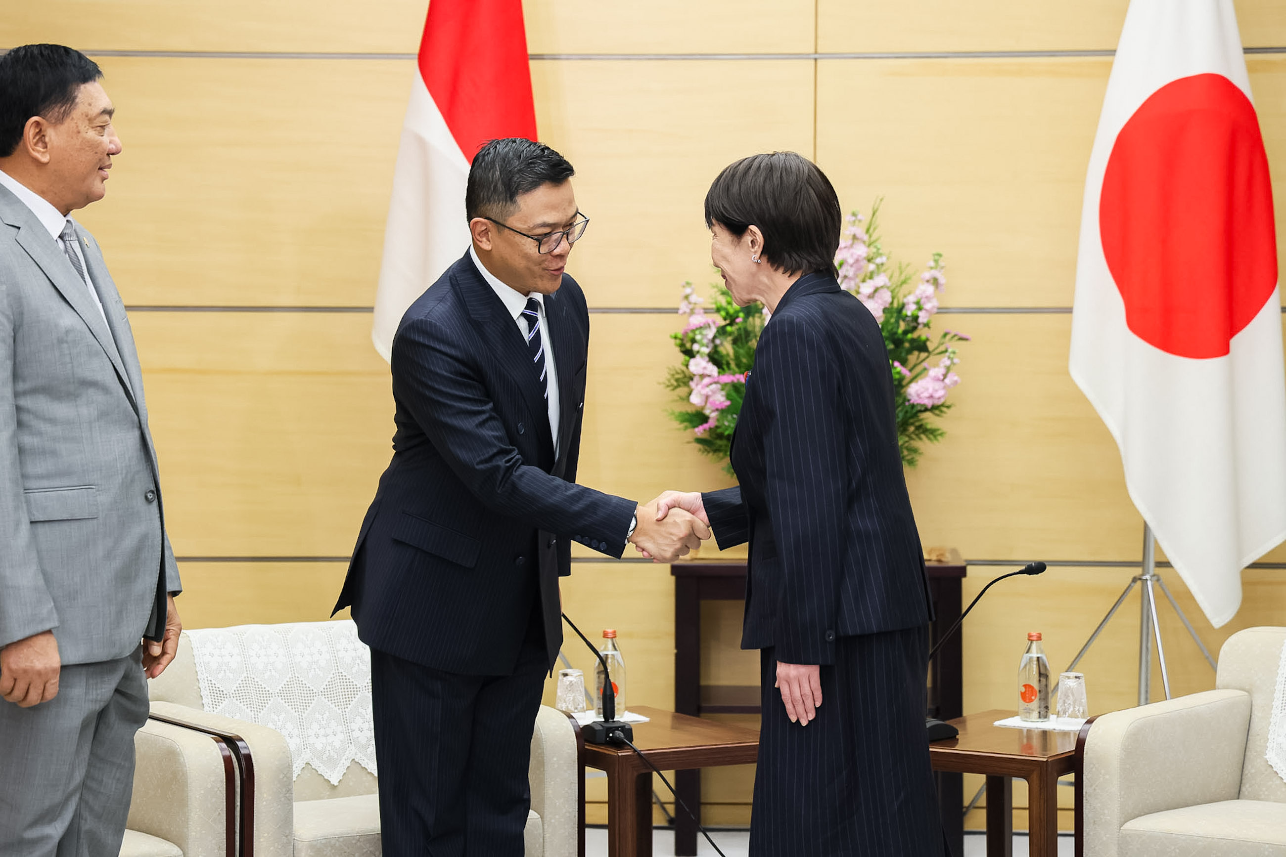 Prime Minister Takaichi receiving a courtesy call (2)