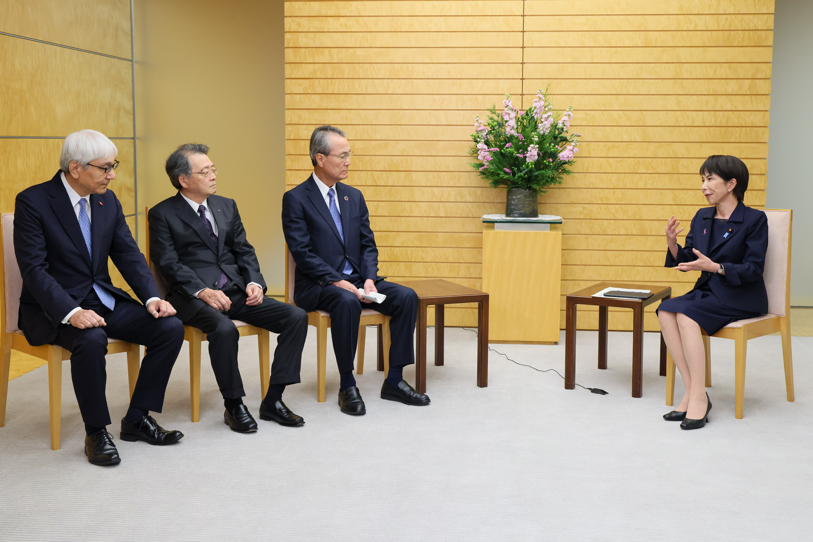 Prime Minister Takaichi receiving a courtesy call (3)