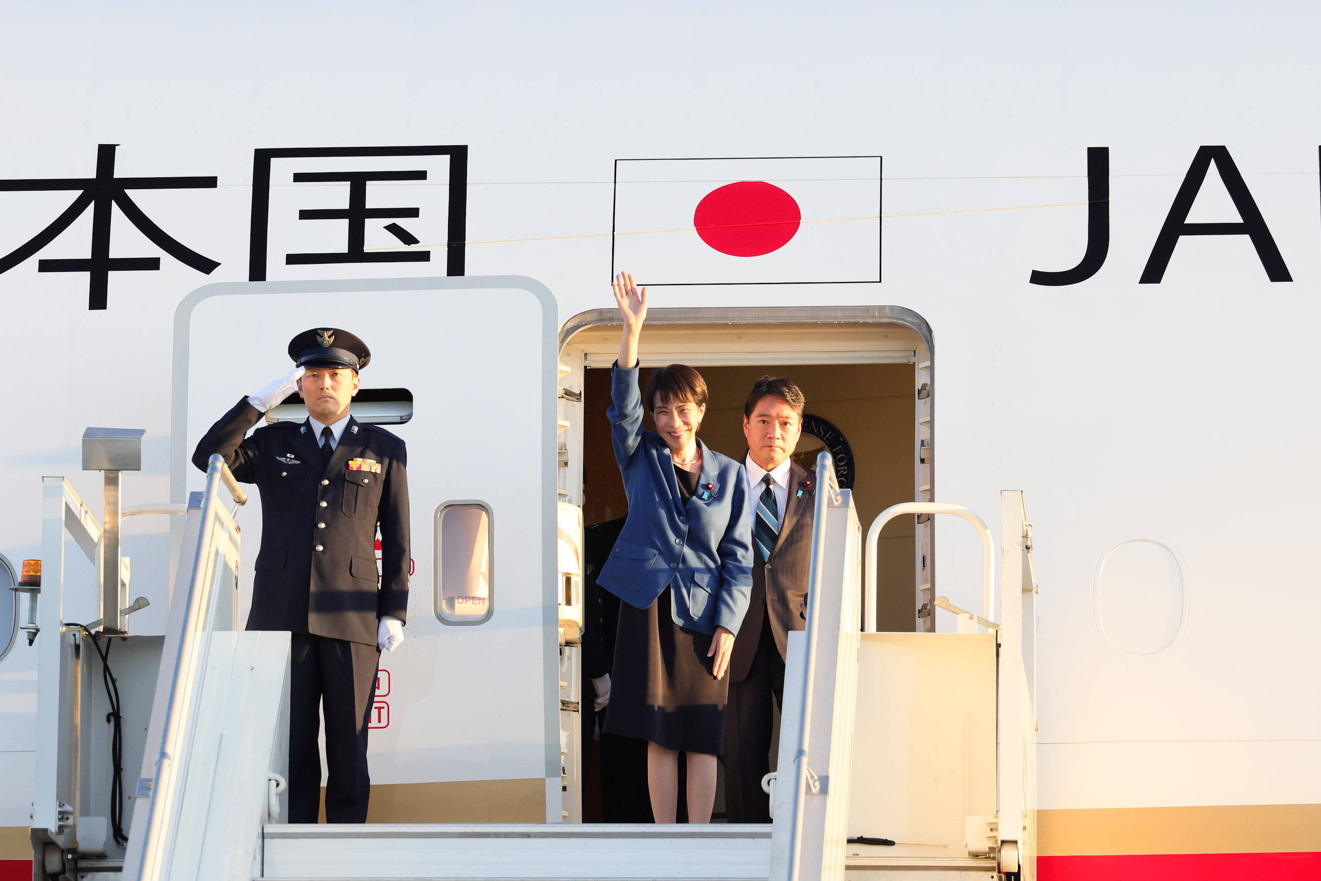 Prime Minister Takaichi arriving in Johannesburg (1)