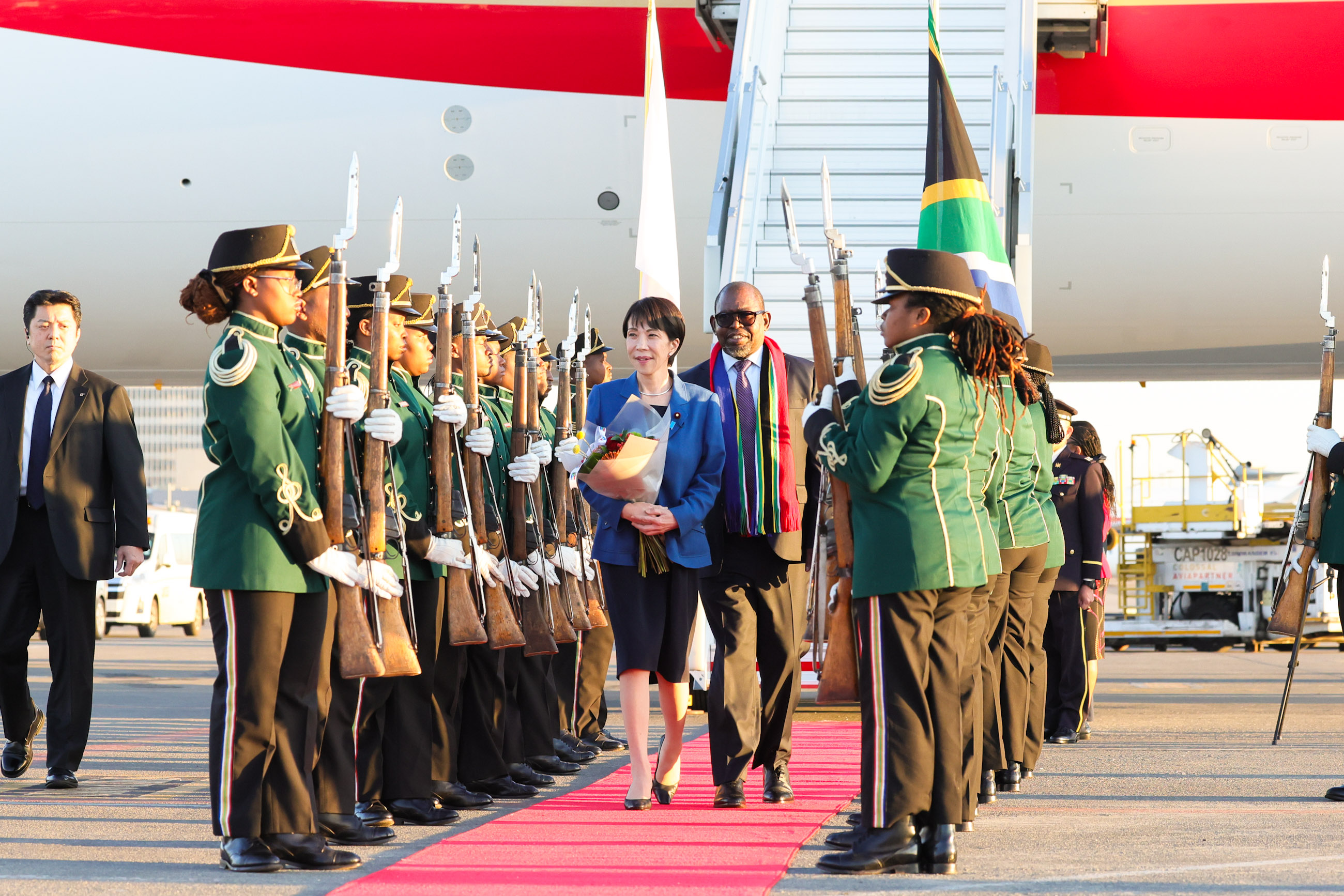 Prime Minister Takaichi arriving in Johannesburg (4)