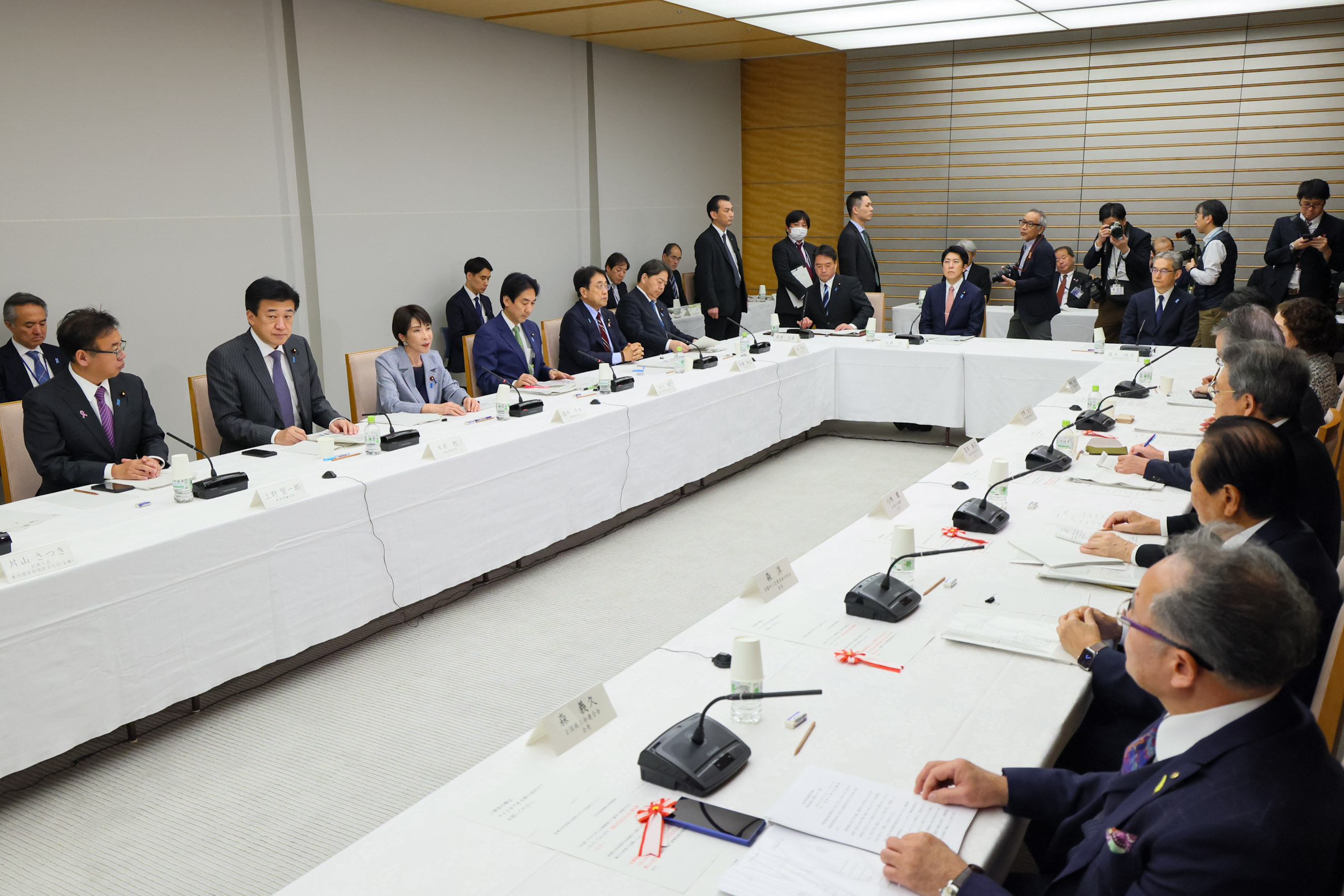 Prime Minister Takaichi wrapping up the exchange of views (4)