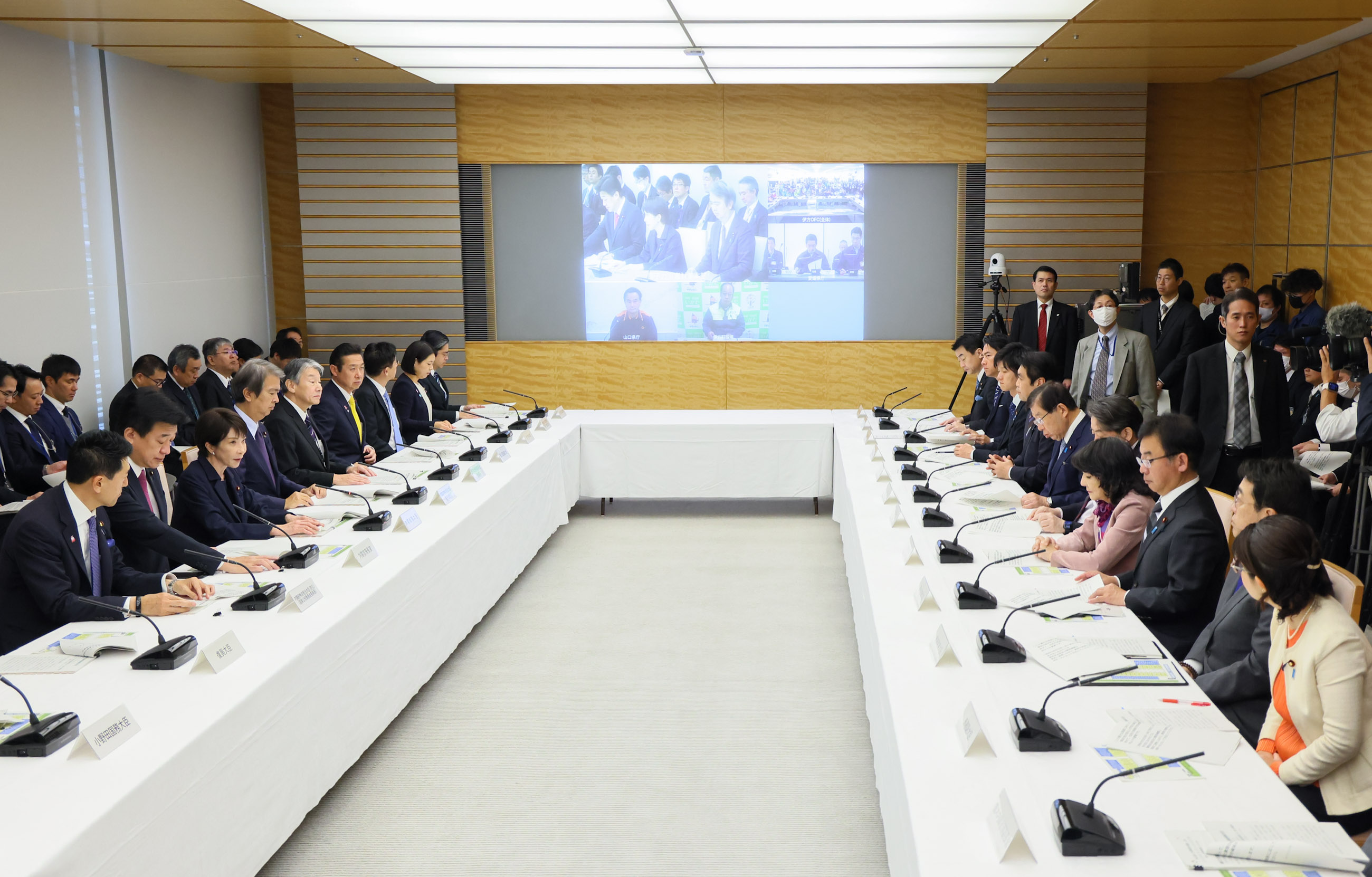 Prime Minister Takaichi making a statement during the drill (1)