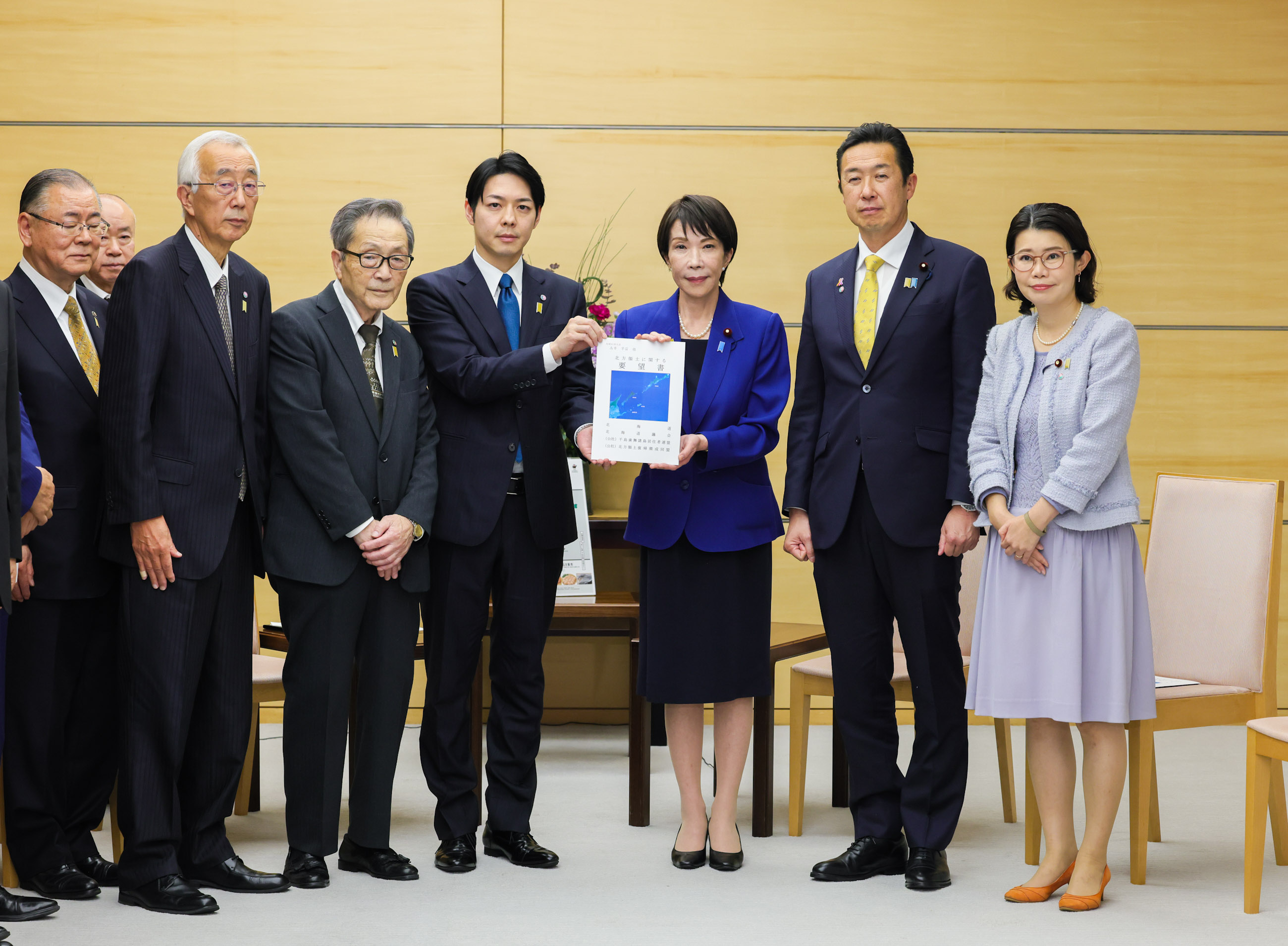 Prime Minister Takaichi receiving a request (4)