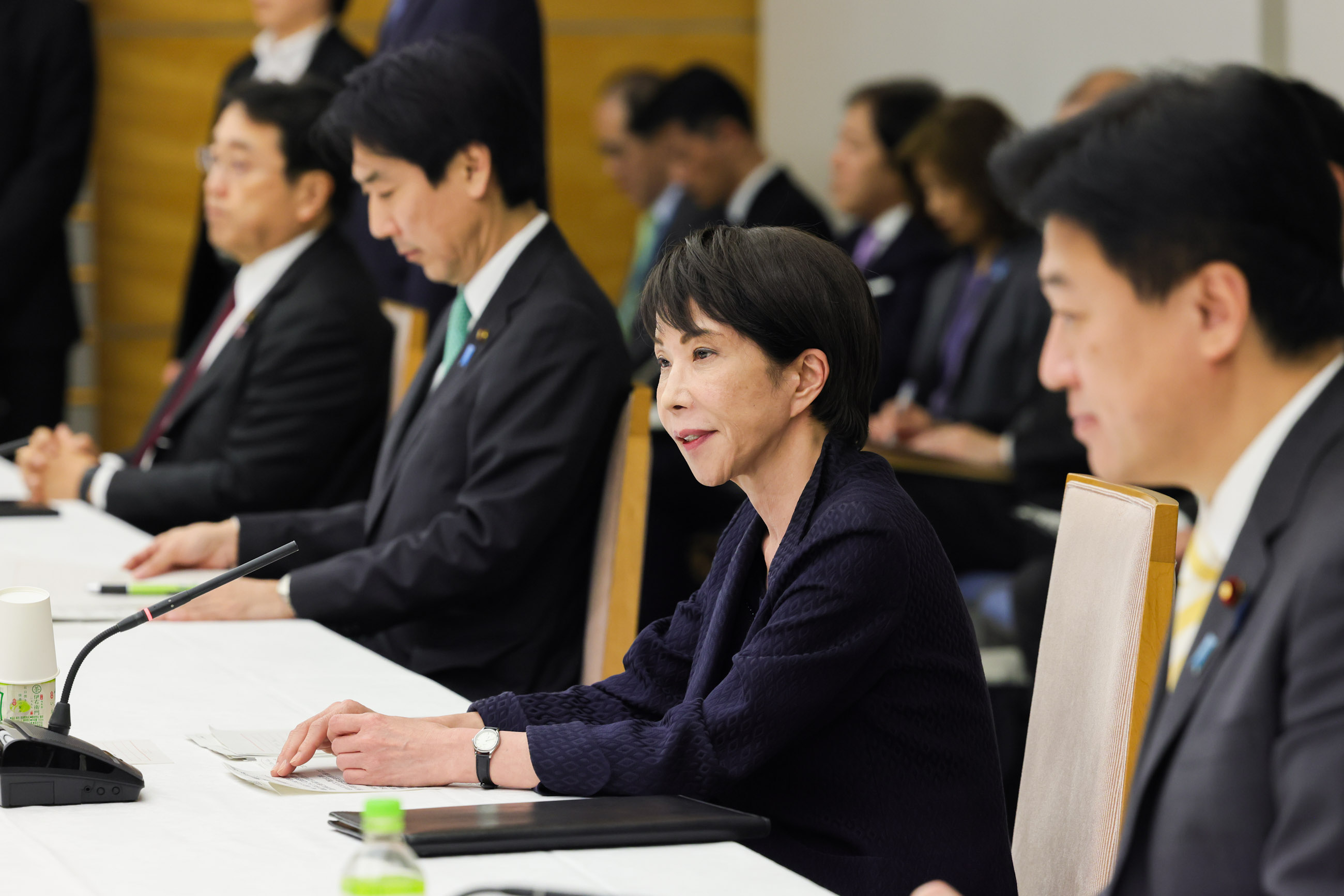 Prime Minister Takaichi wrapping up the meeting (3)