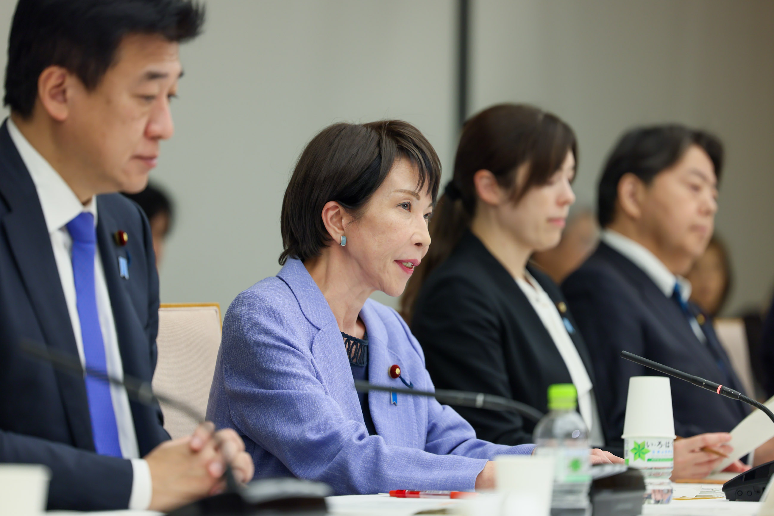 Prime Minister Takaichi wrapping up the meeting (1)