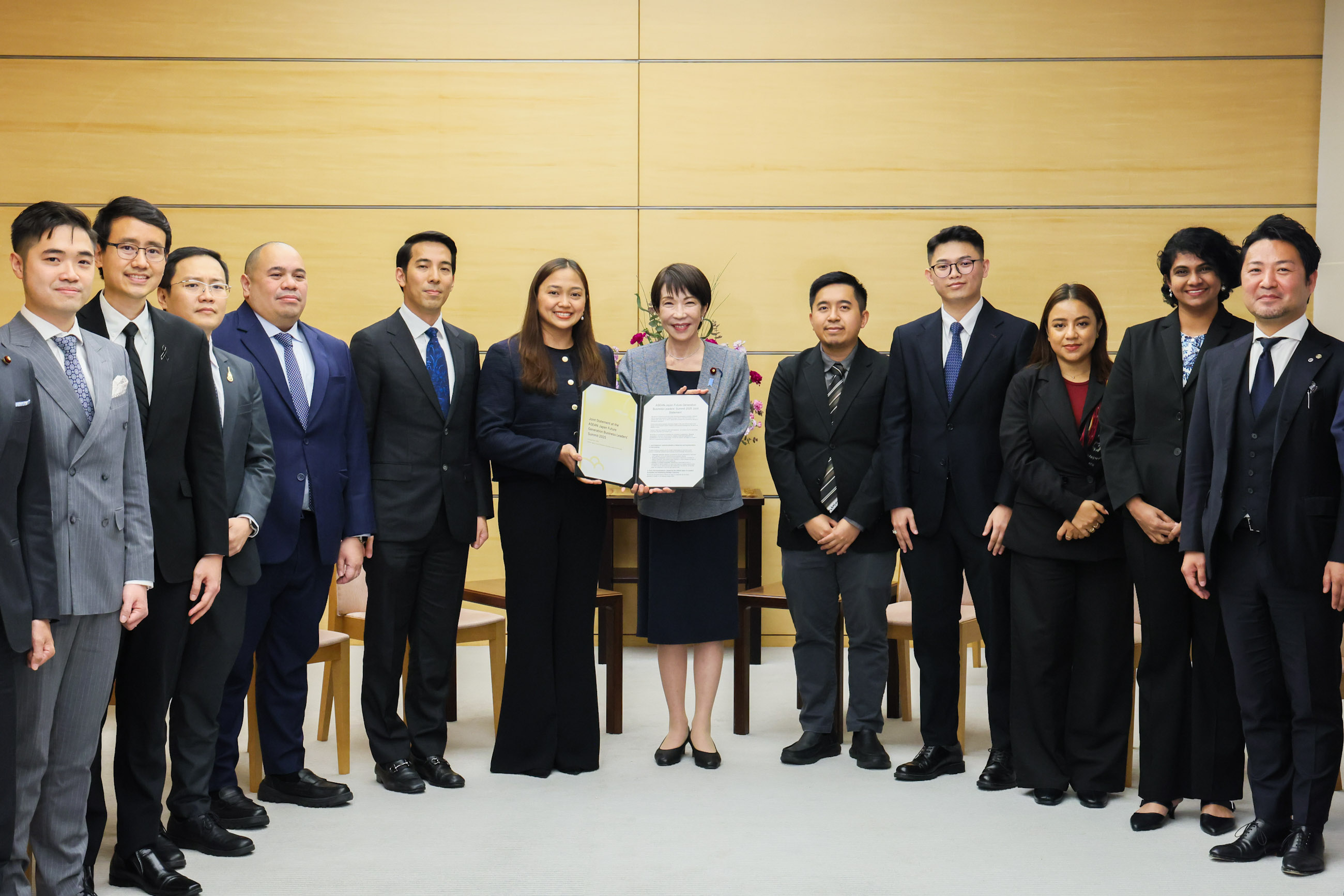 Handing Over of a Proposal from the ASEAN-Japan Young Business Leaders’ Summit 2025 and the Future Generation Business Leaders’ Summit 2025