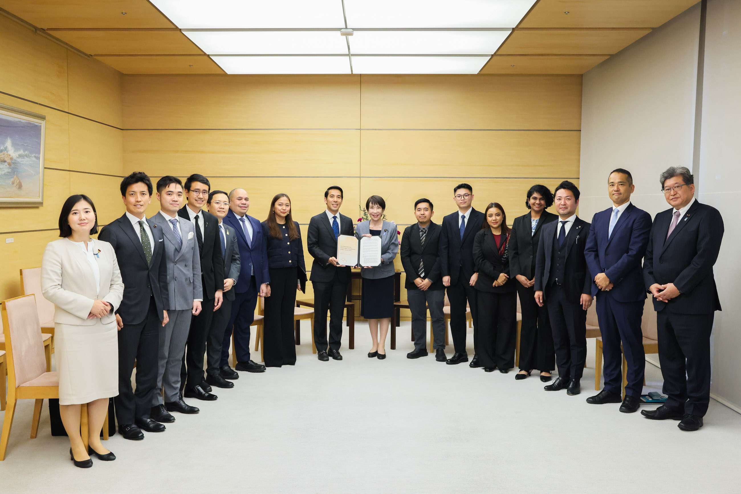 Prime Minister Takaichi receiving a proposal (5)