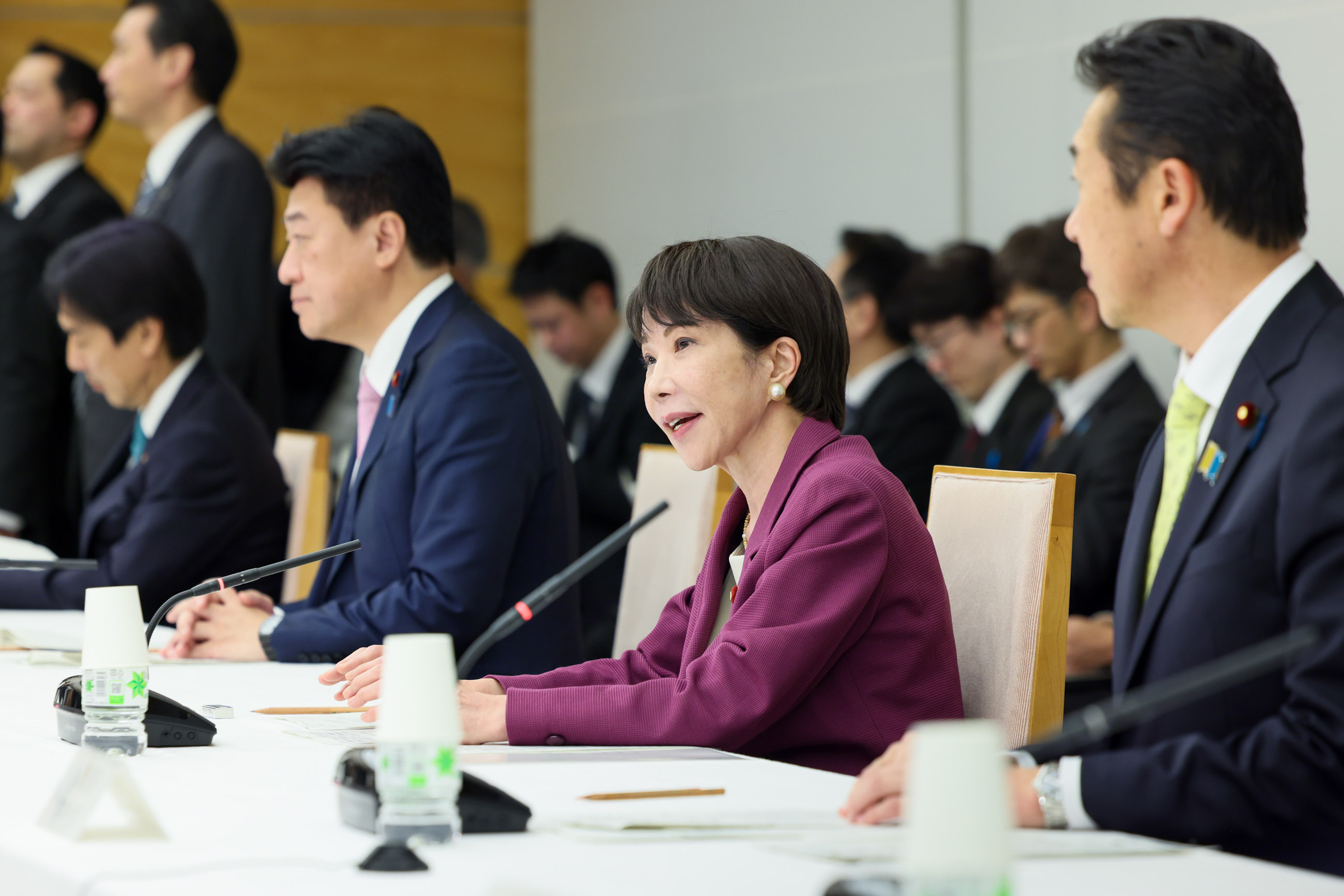 Prime Minister Takaichi wrapping up the meeting (1)