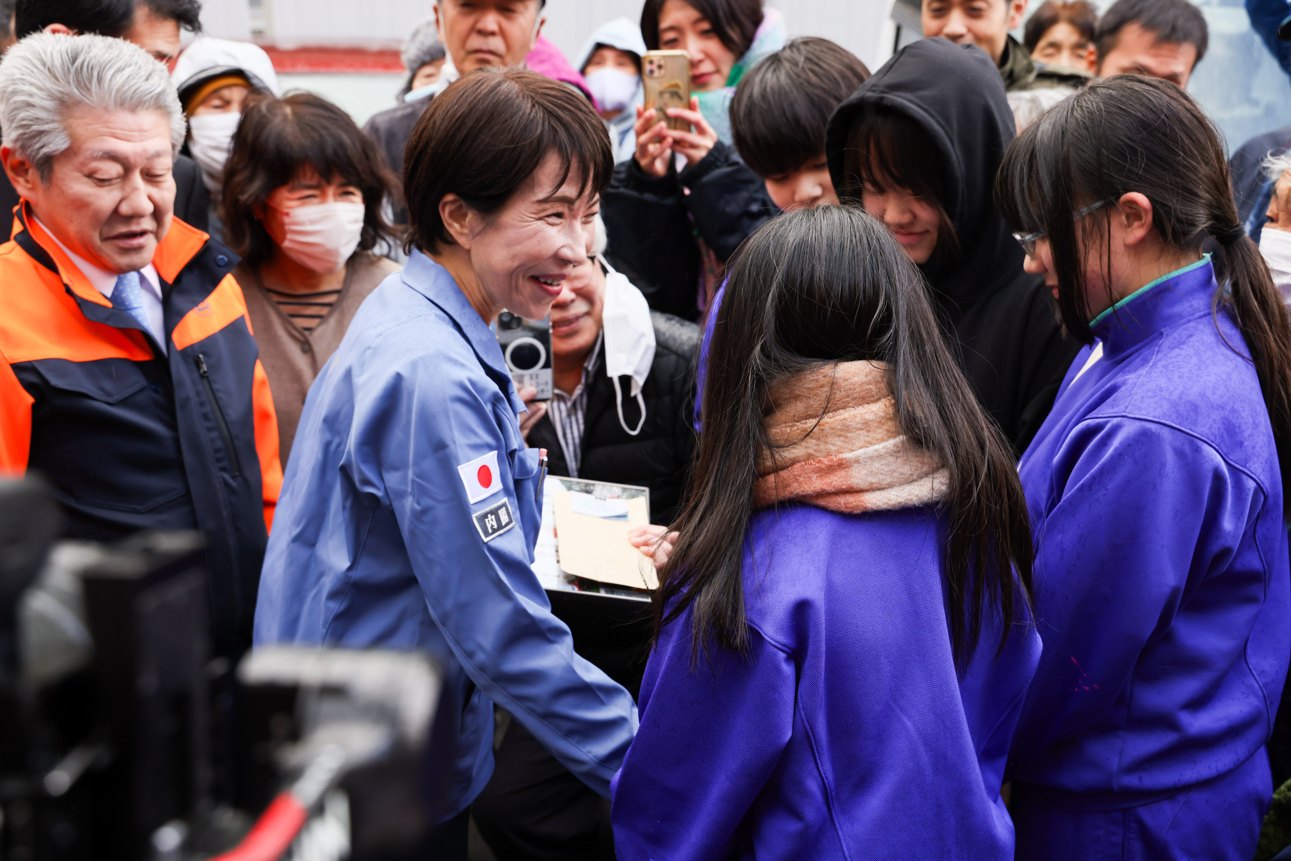 Prime Minister Takaichi visiting the temporary housing (1)