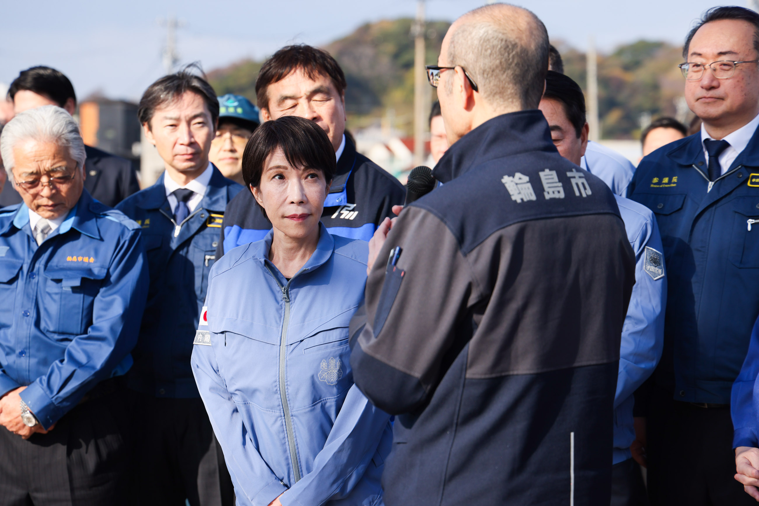 Prime Minister Takaichi visiting the earthquake-related fire site on Asaichi Street (1)