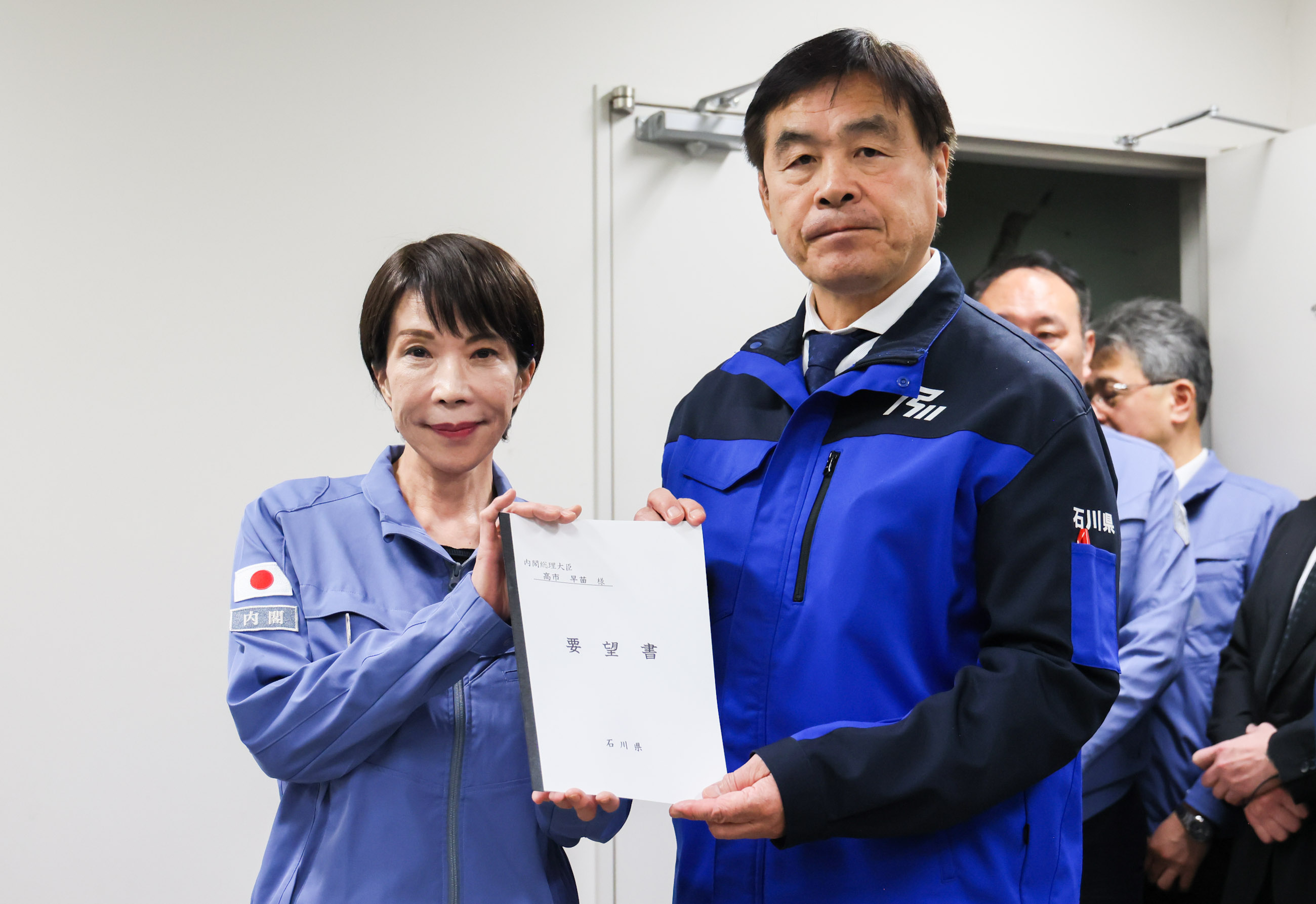 Prime Minister Takaichi receiving a request (2)