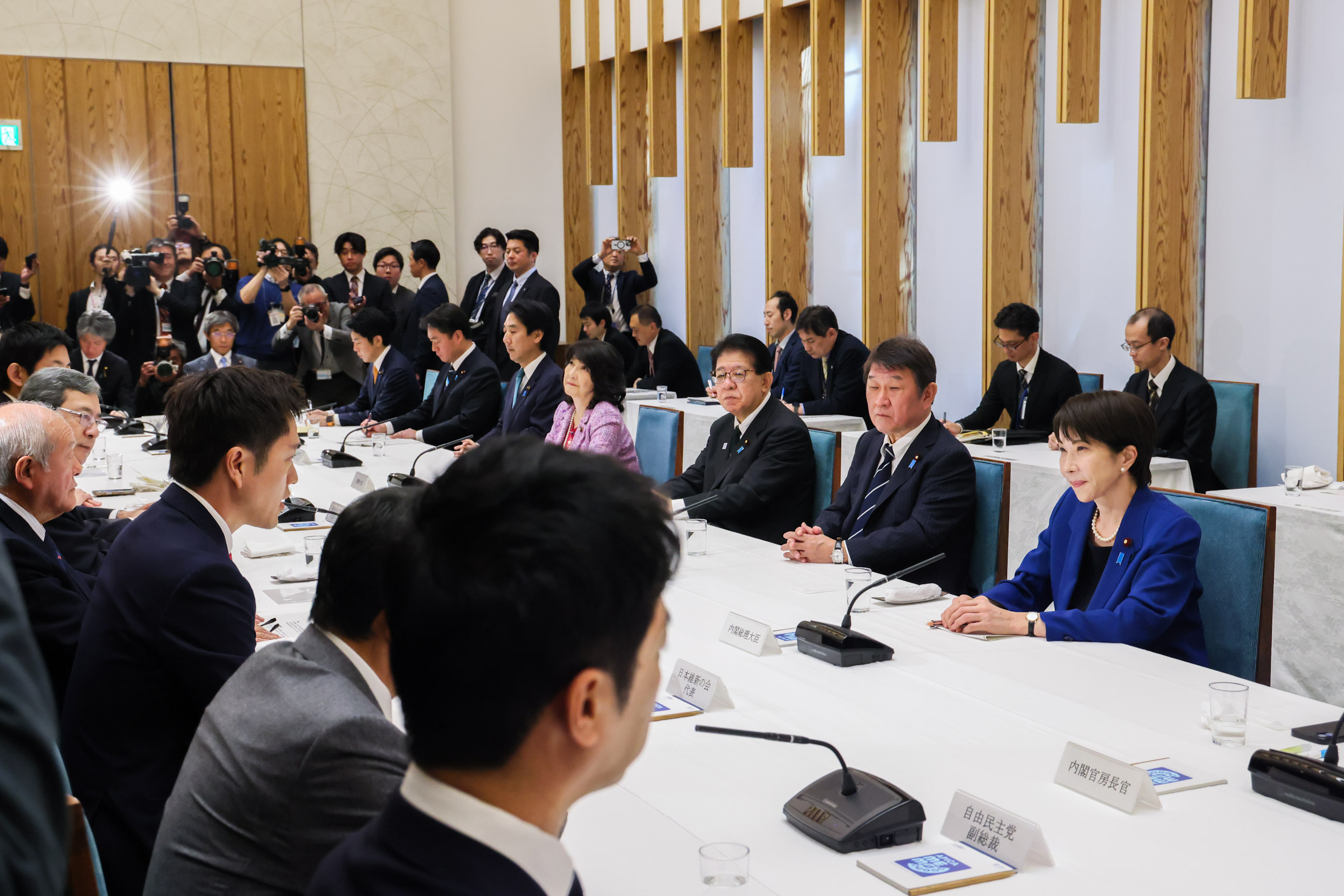 Scene from the Liaison Meeting of the Government and Ruling Parties (2)