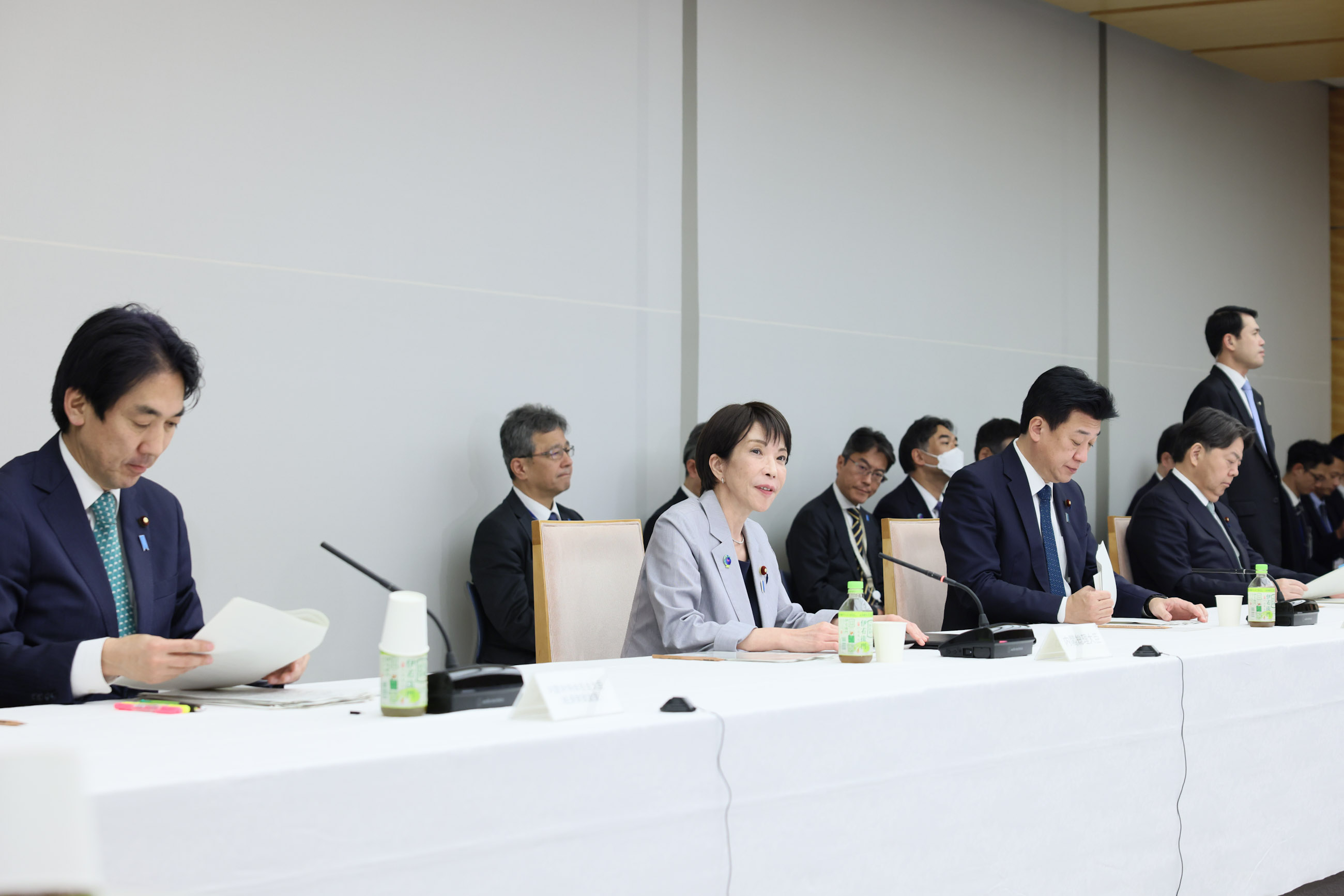 Prime Minister Takaichi wrapping up the meeting (3)