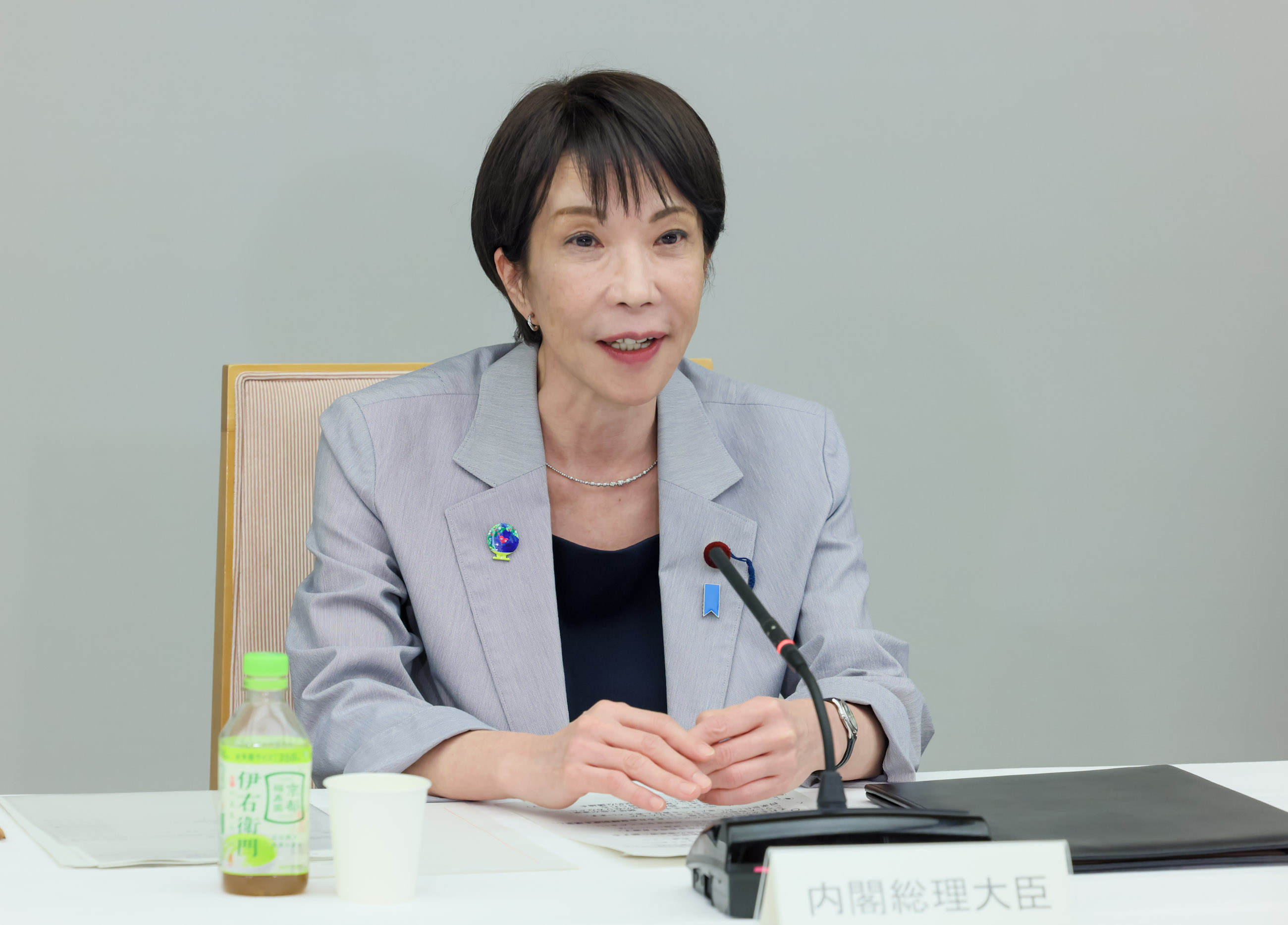 Prime Minister Takaichi wrapping up the meeting (5)