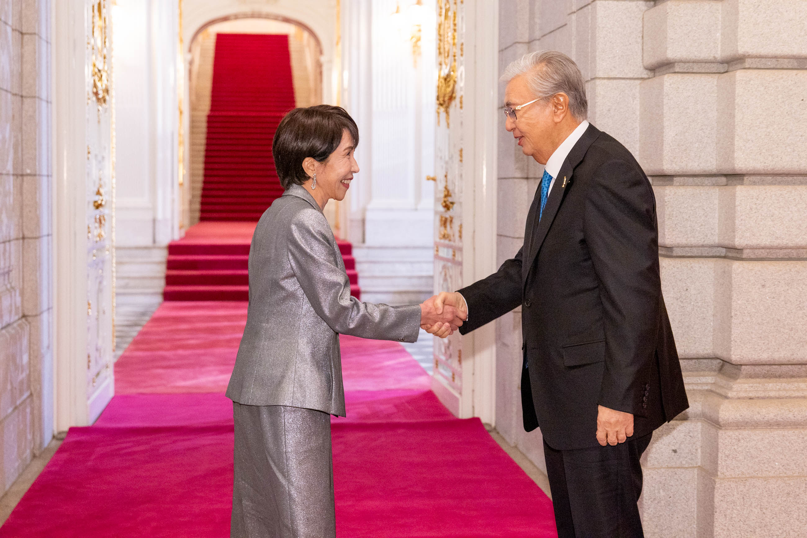 Prime Minister Takaichi welcoming President Tokaev of Kazakhstan (1)