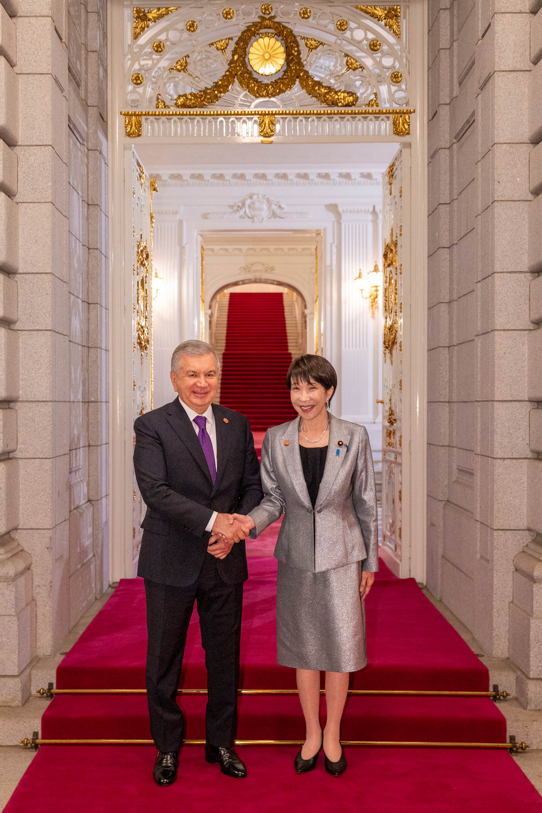 Prime Minister Takaichi welcoming President Mirziyoyev of Uzbekistan (3)