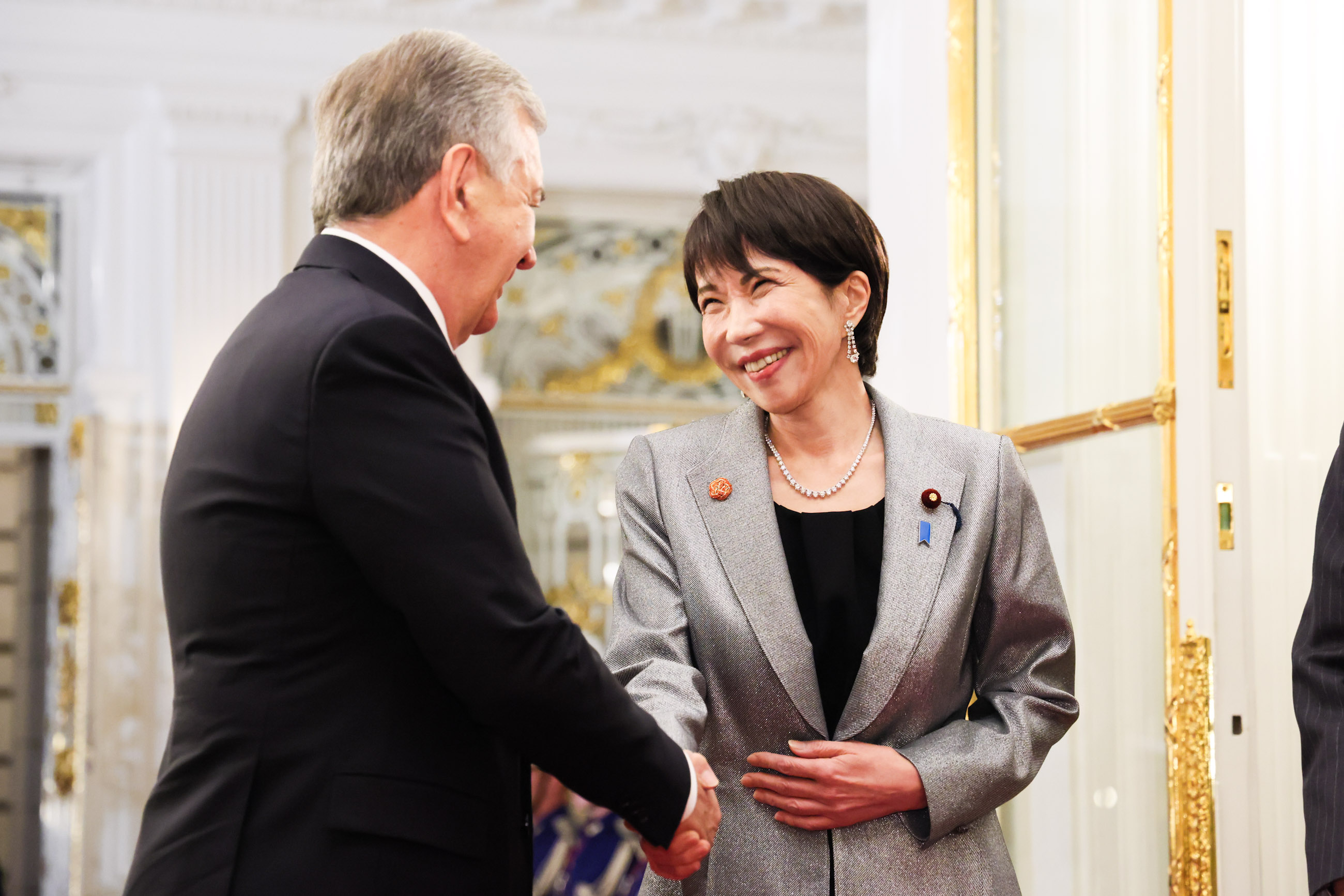 Prime Minister Takaichi welcoming President Mirziyoyev of Uzbekistan (5)