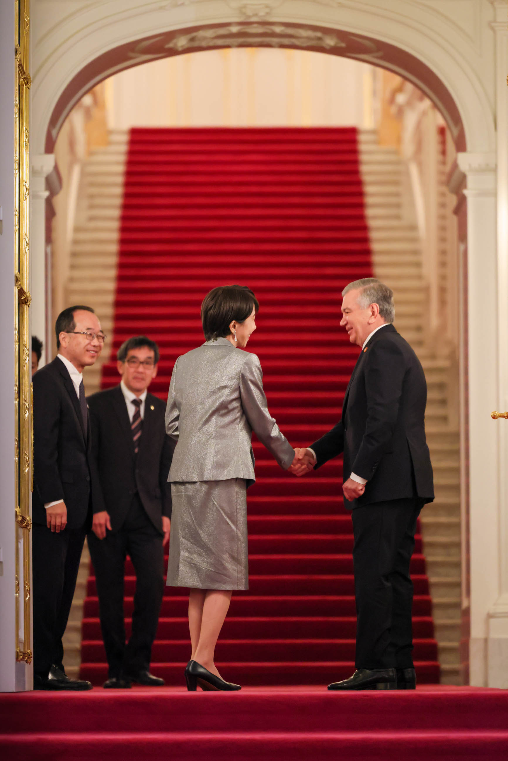 Prime Minister Takaichi welcoming President Mirziyoyev of Uzbekistan (6)