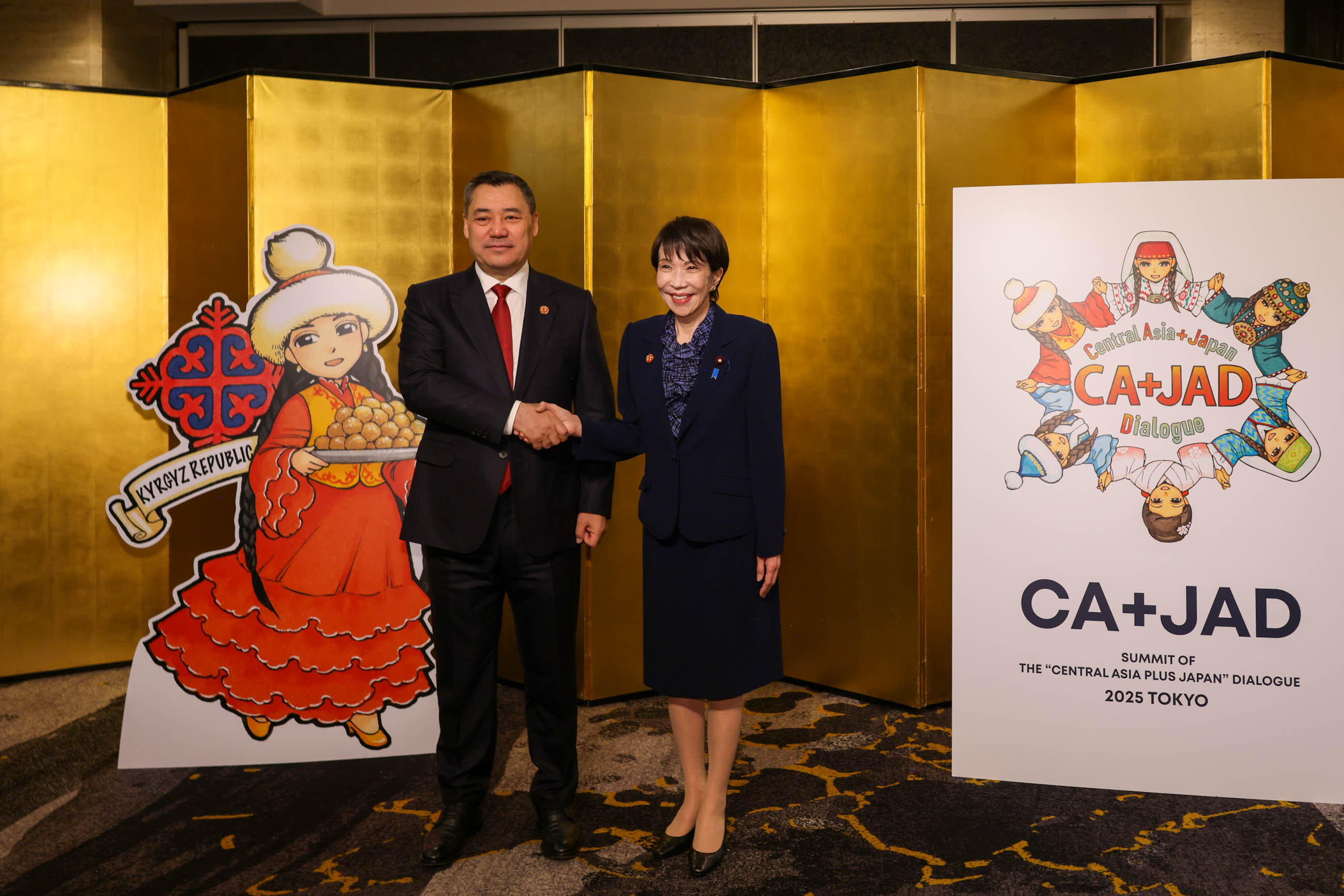 Prime Minister Takaichi welcoming President Zhaparov of Kyrgyz Republic