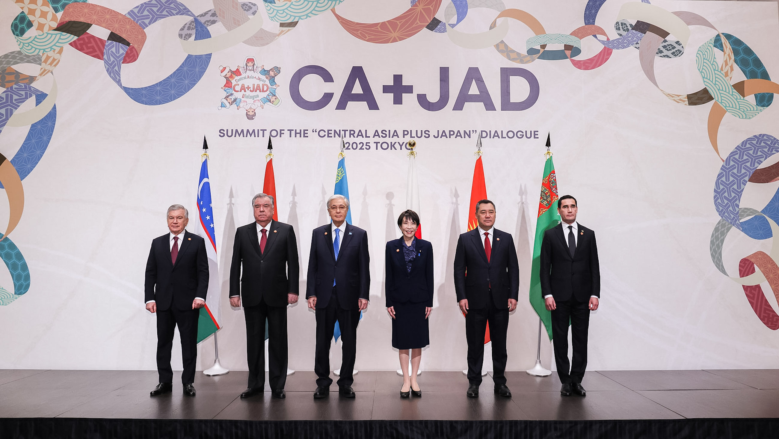 Commemorative photo (2)