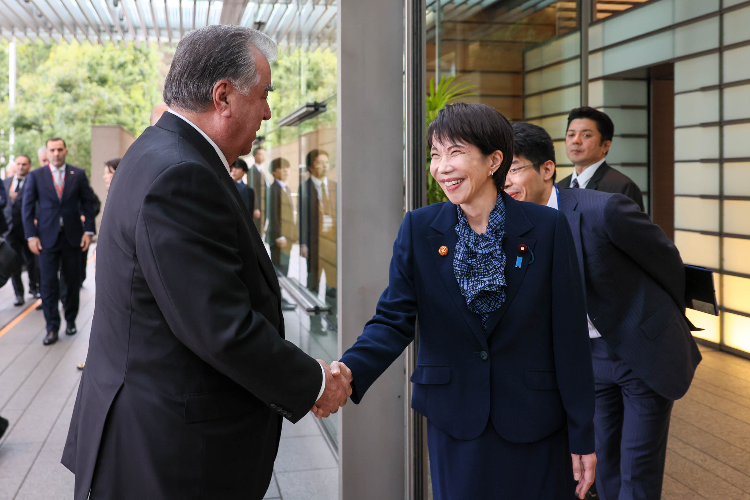 Prime Minister Takaichi welcoming President Rahmon