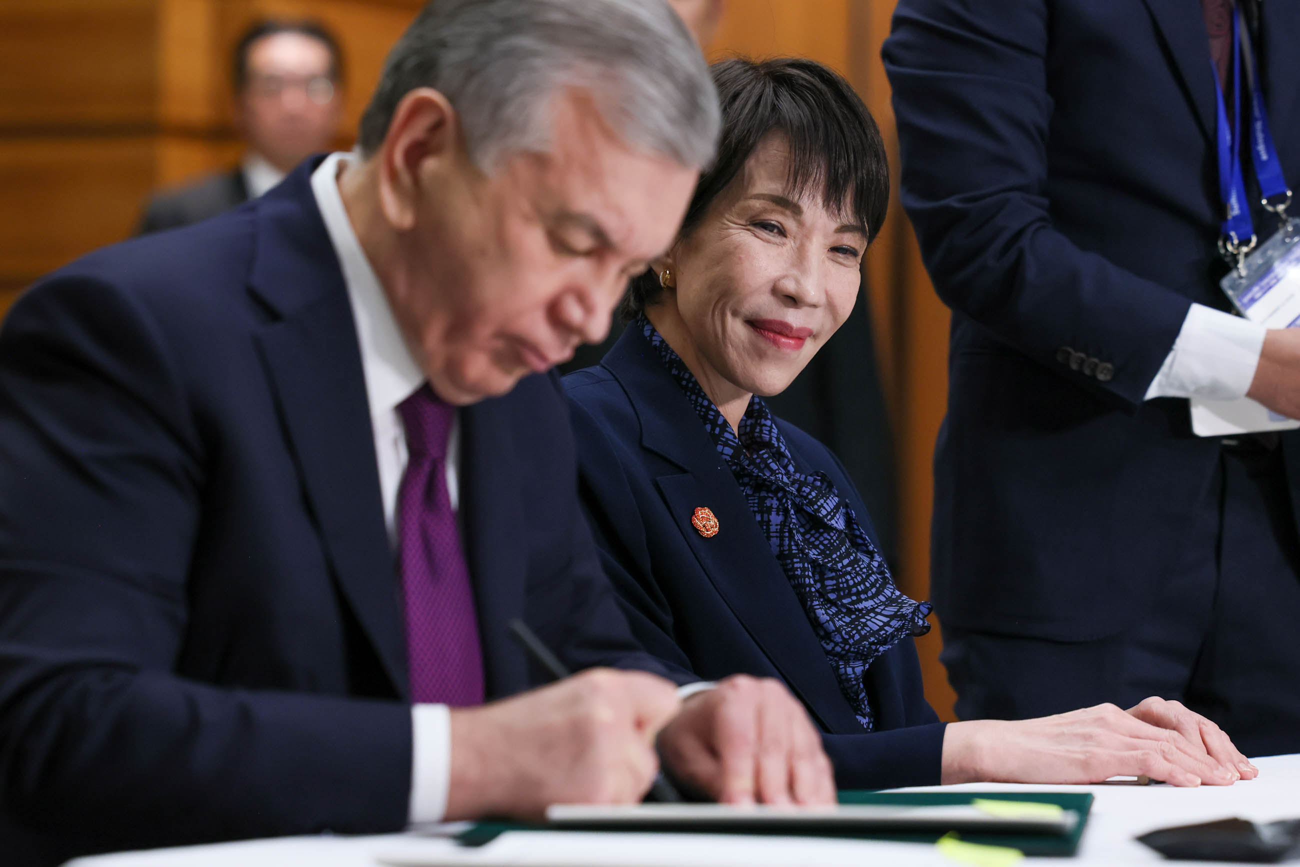 Document Signing and Presentation Ceremony (5)