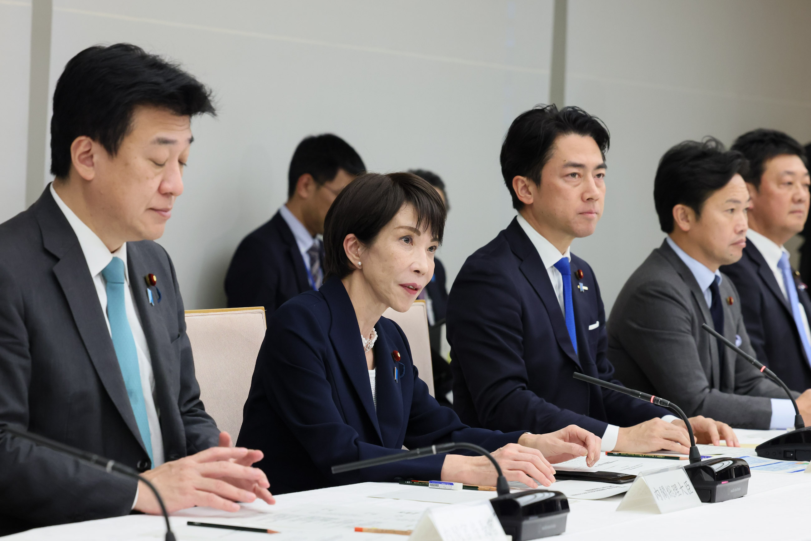 Prime Minister Takaichi wrapping up the meeting (5)