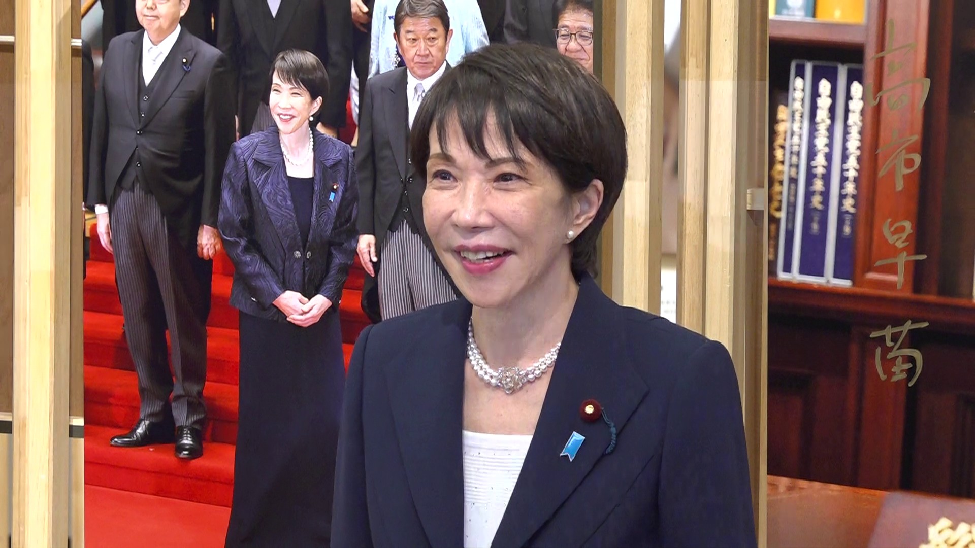 Prime Minister Takaichi visiting the photo exhibition (2) 