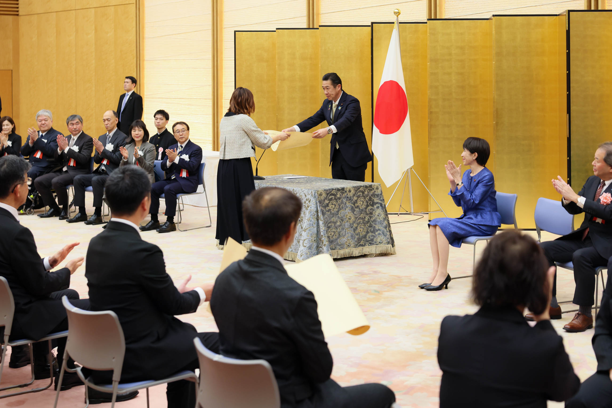 Scene from the commendation ceremony (2)