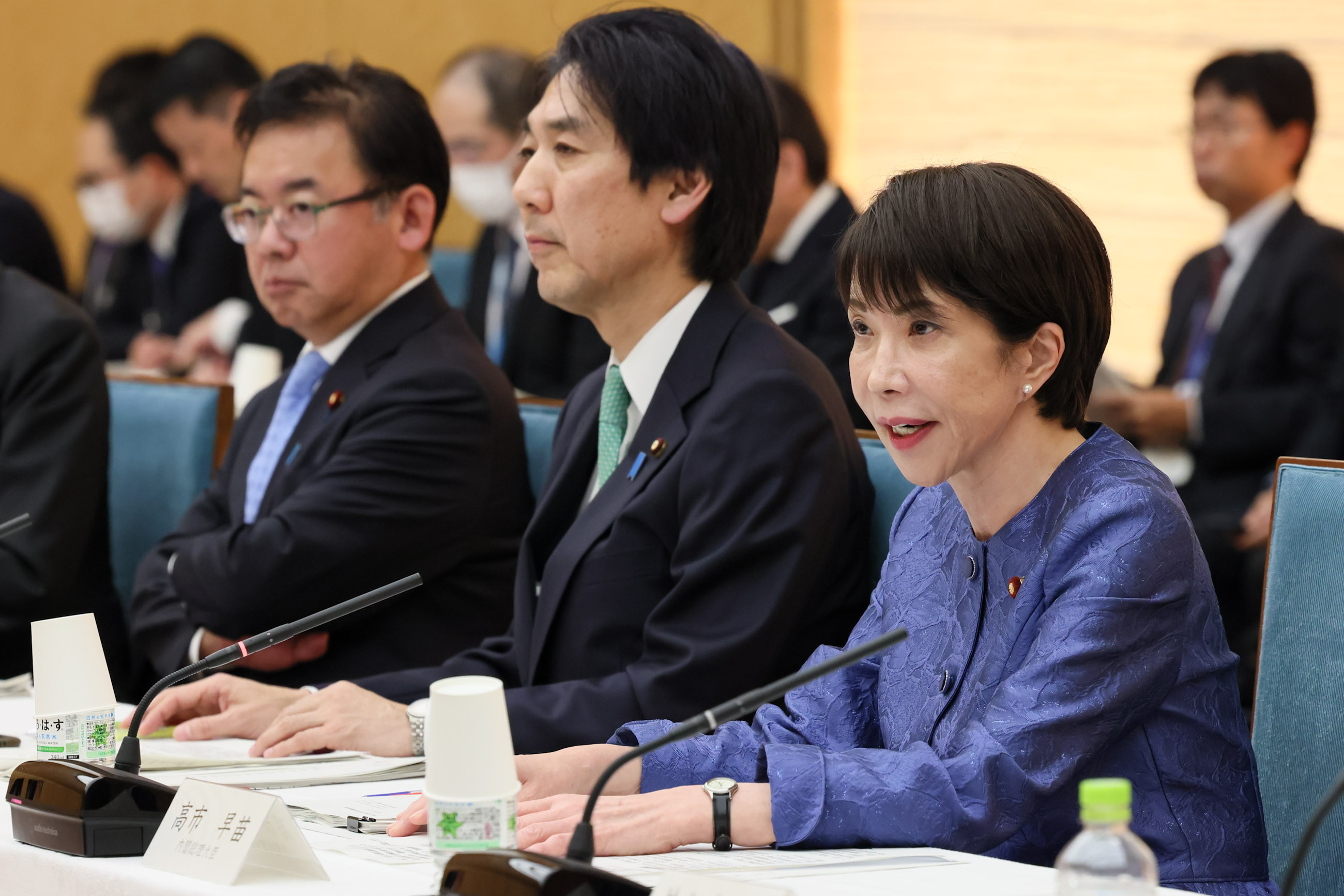 Prime Minister Takaichi wrapping up the meeting (5)