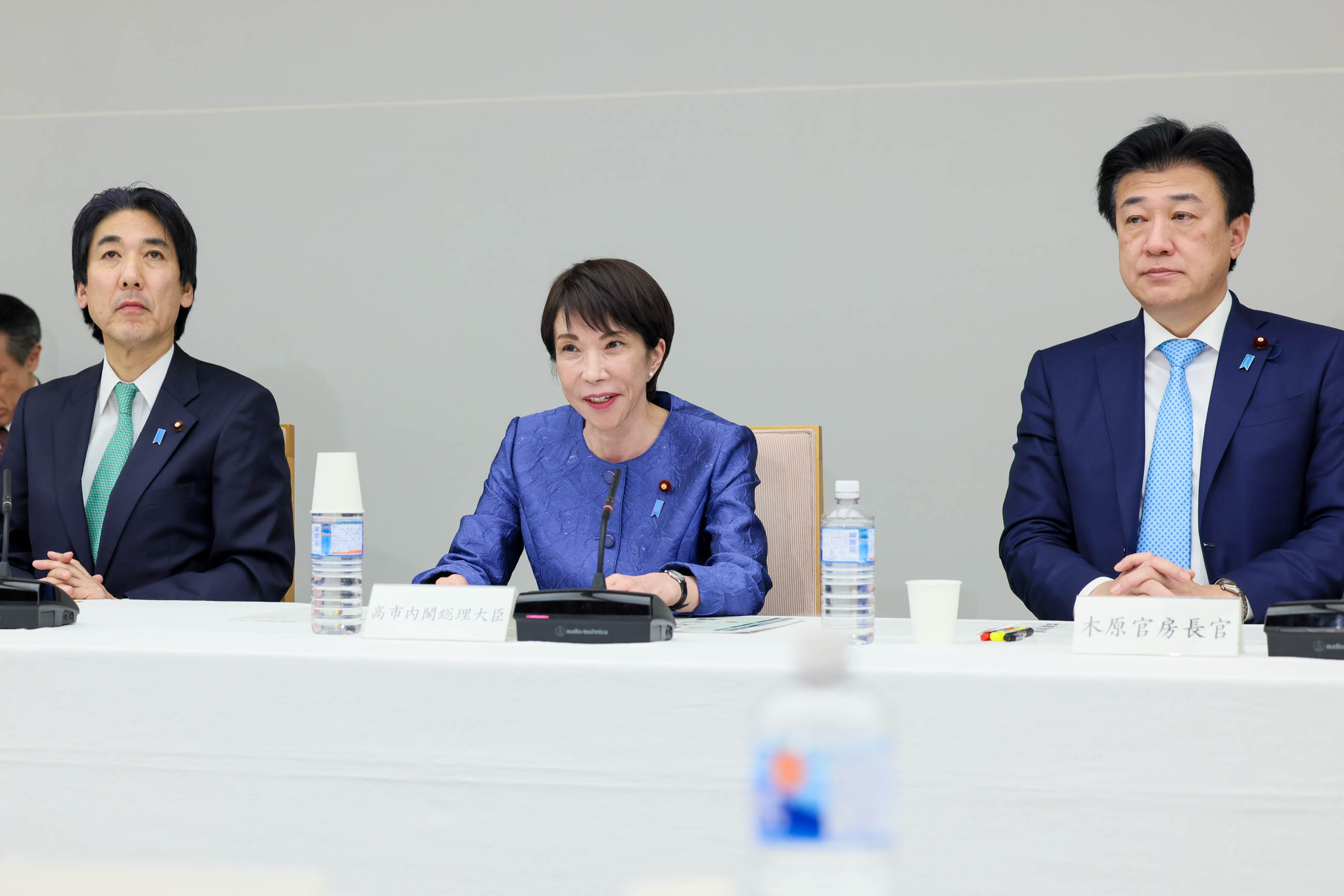 Prime Minister Takaichi wrapping up the meeting (2)