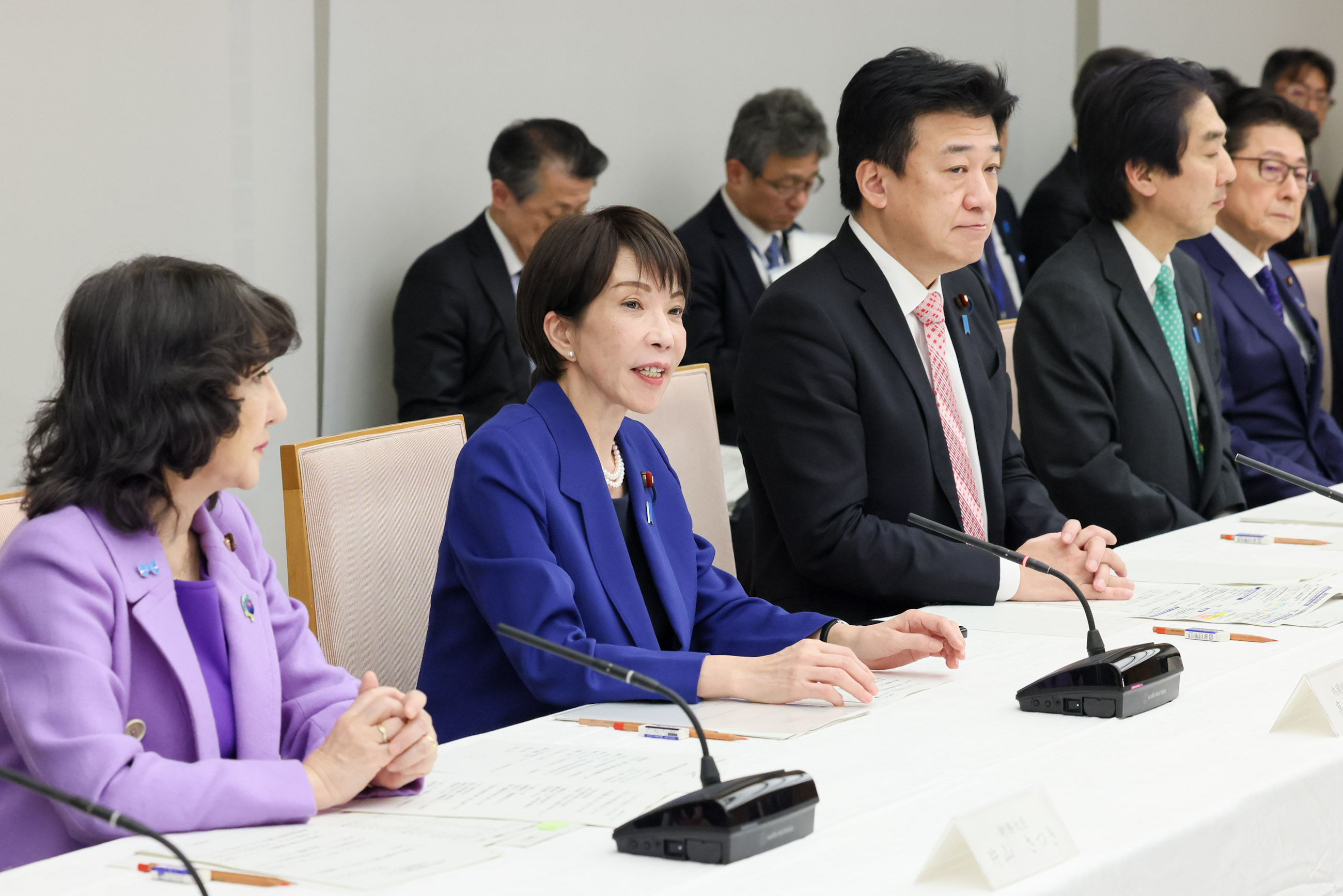 Prime Minister Takaichi wrapping up the meeting (1)