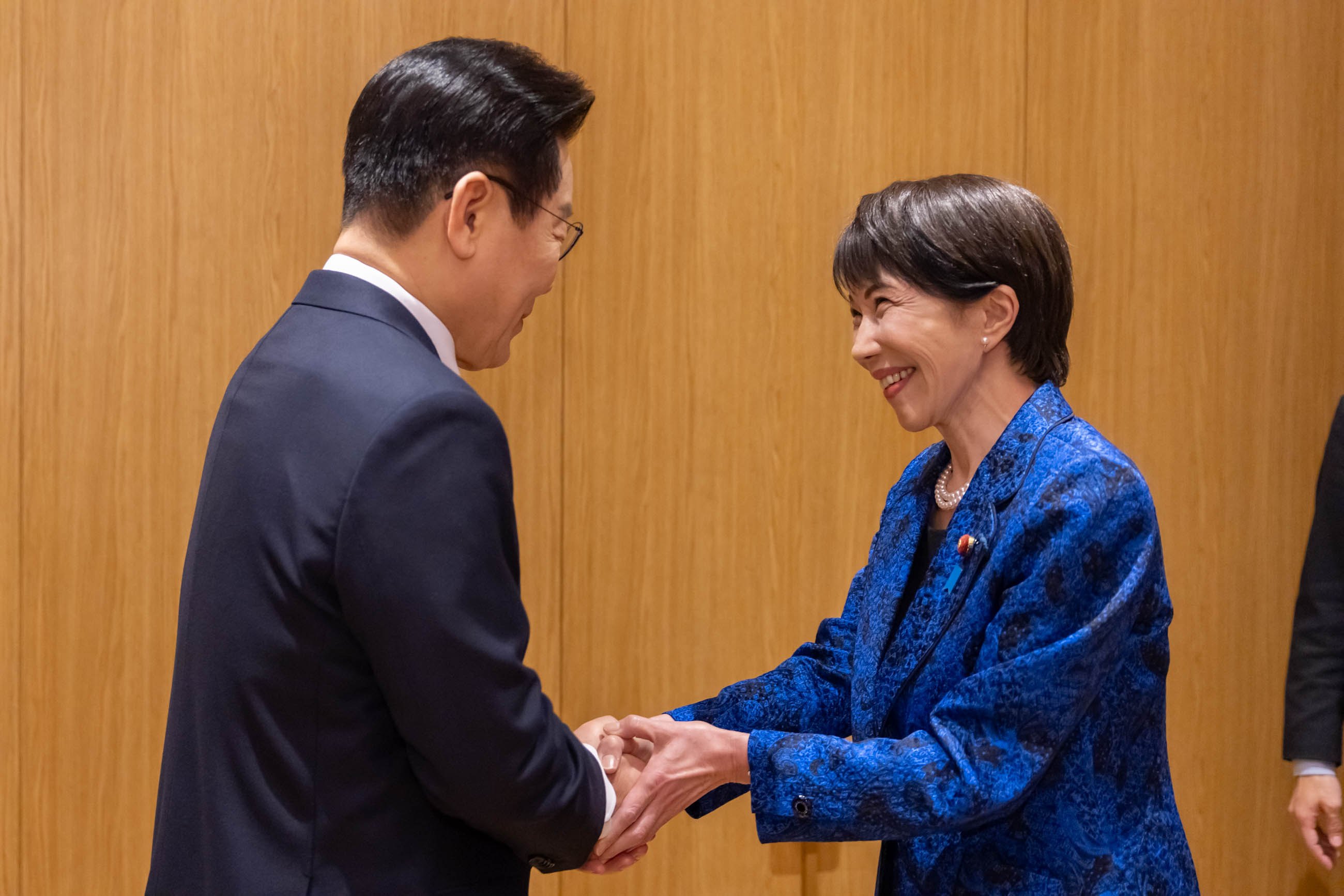 The two leaders ahead of the summit meeting (3)