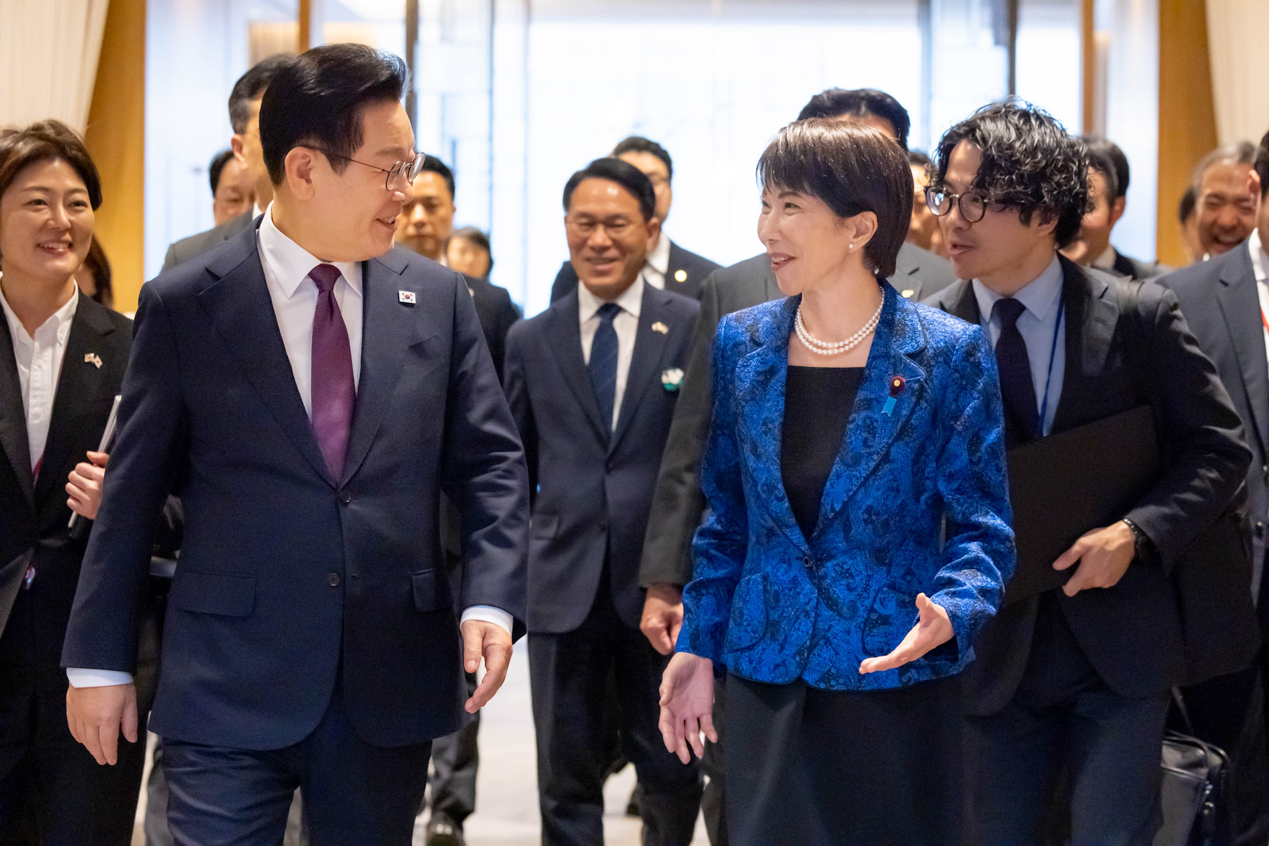 The two leaders ahead of the joint press occasion (2)