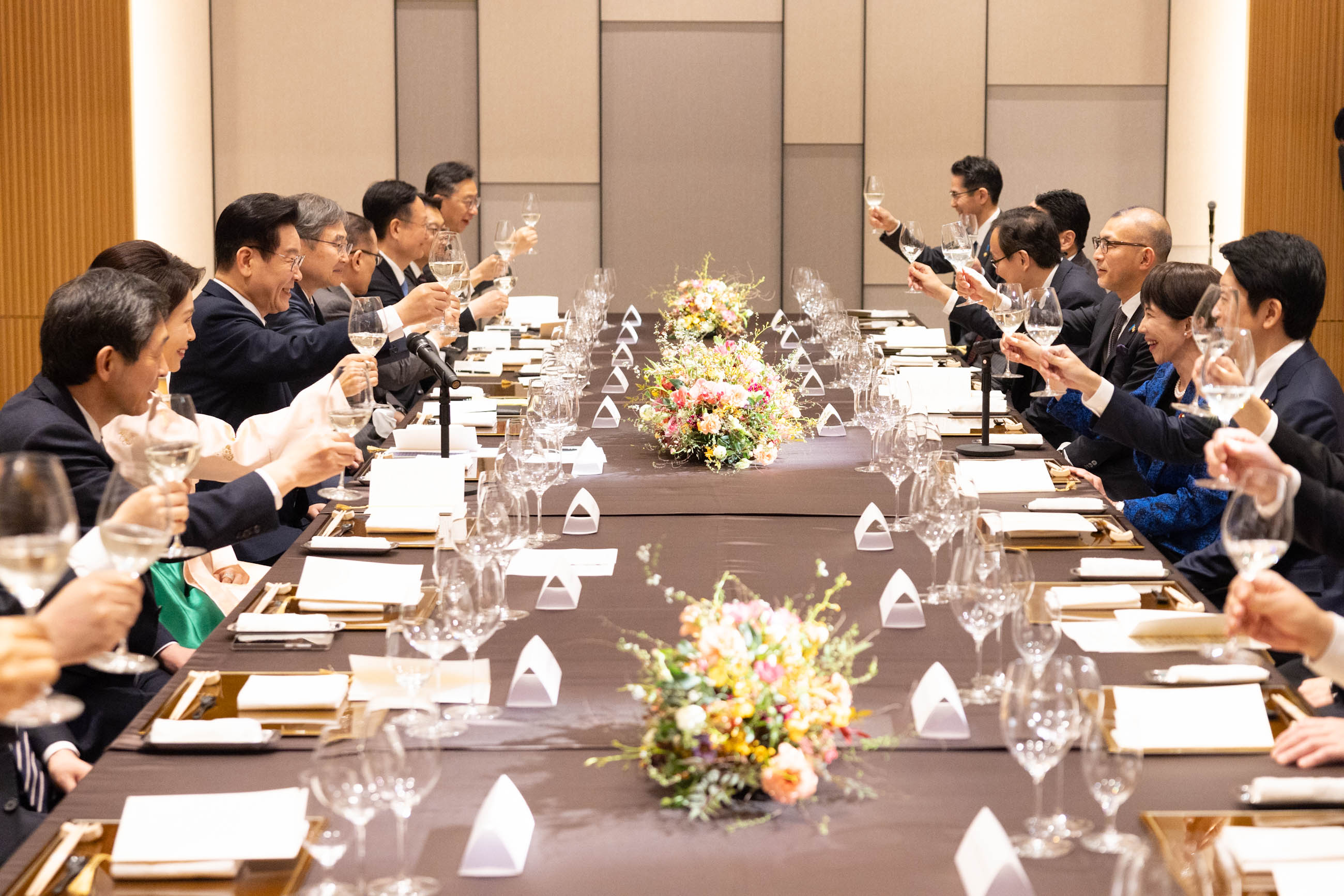 Scenes from the dinner (2)