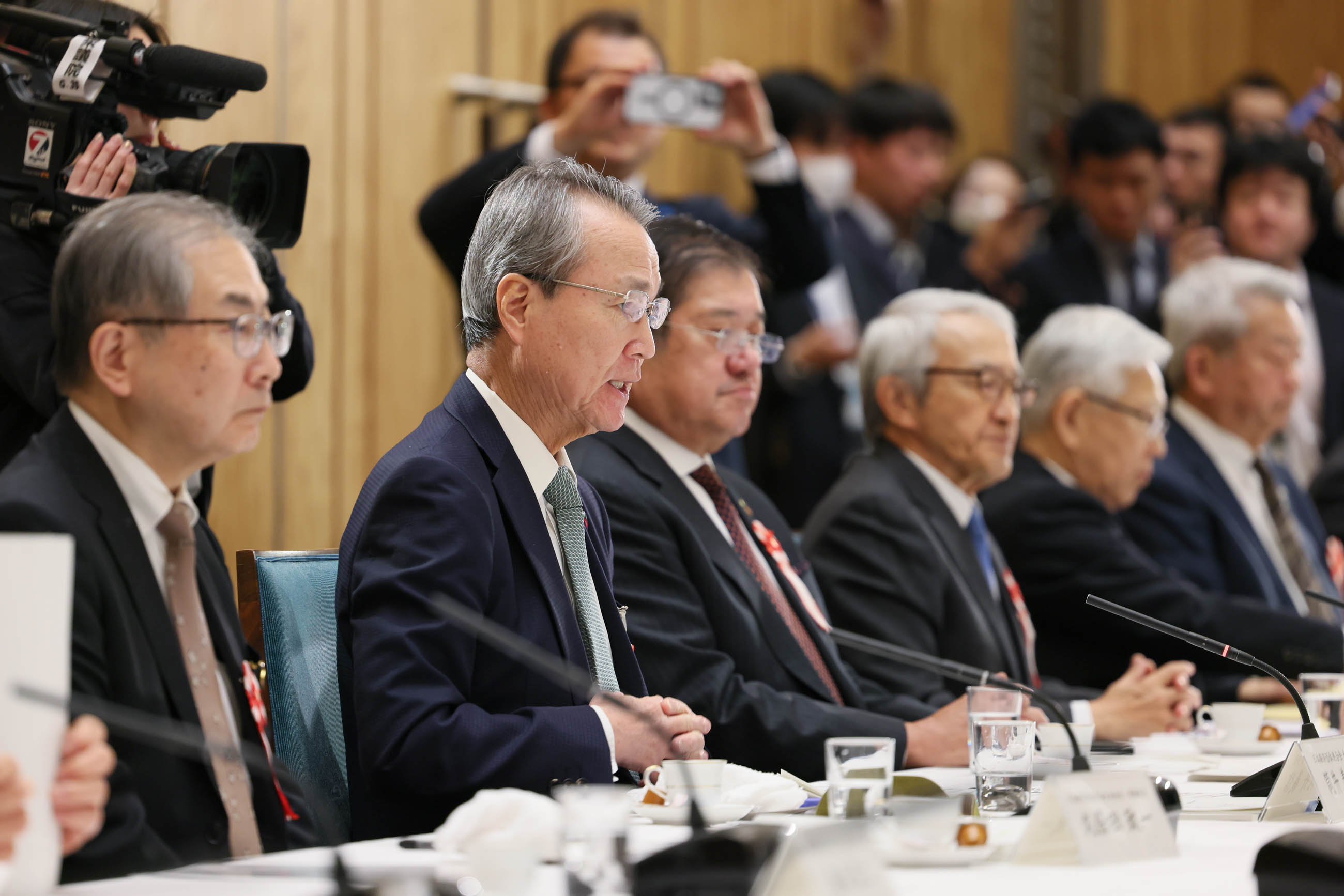 Scene from the meeting (3)