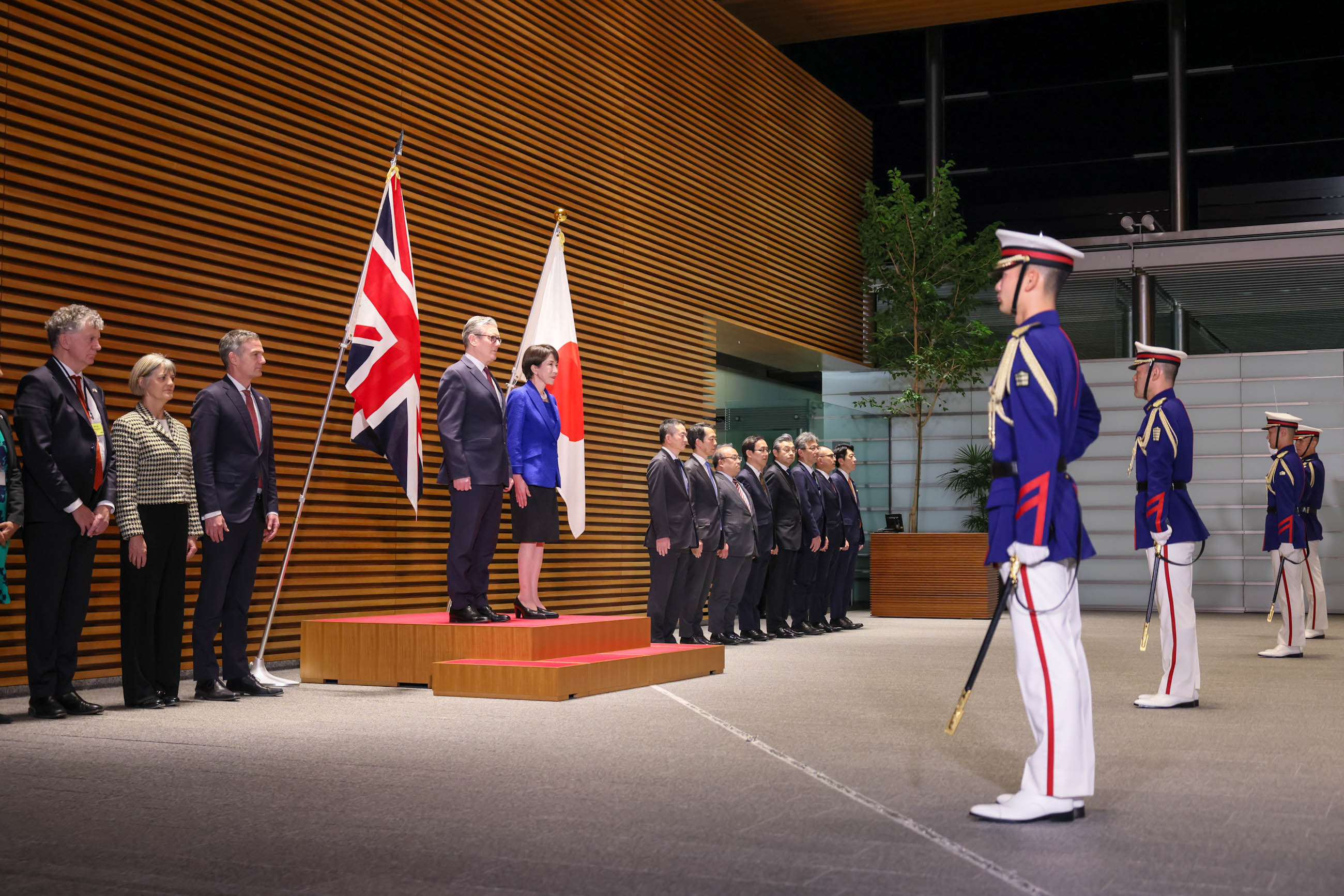 Salute and guard of honor ceremony (3)