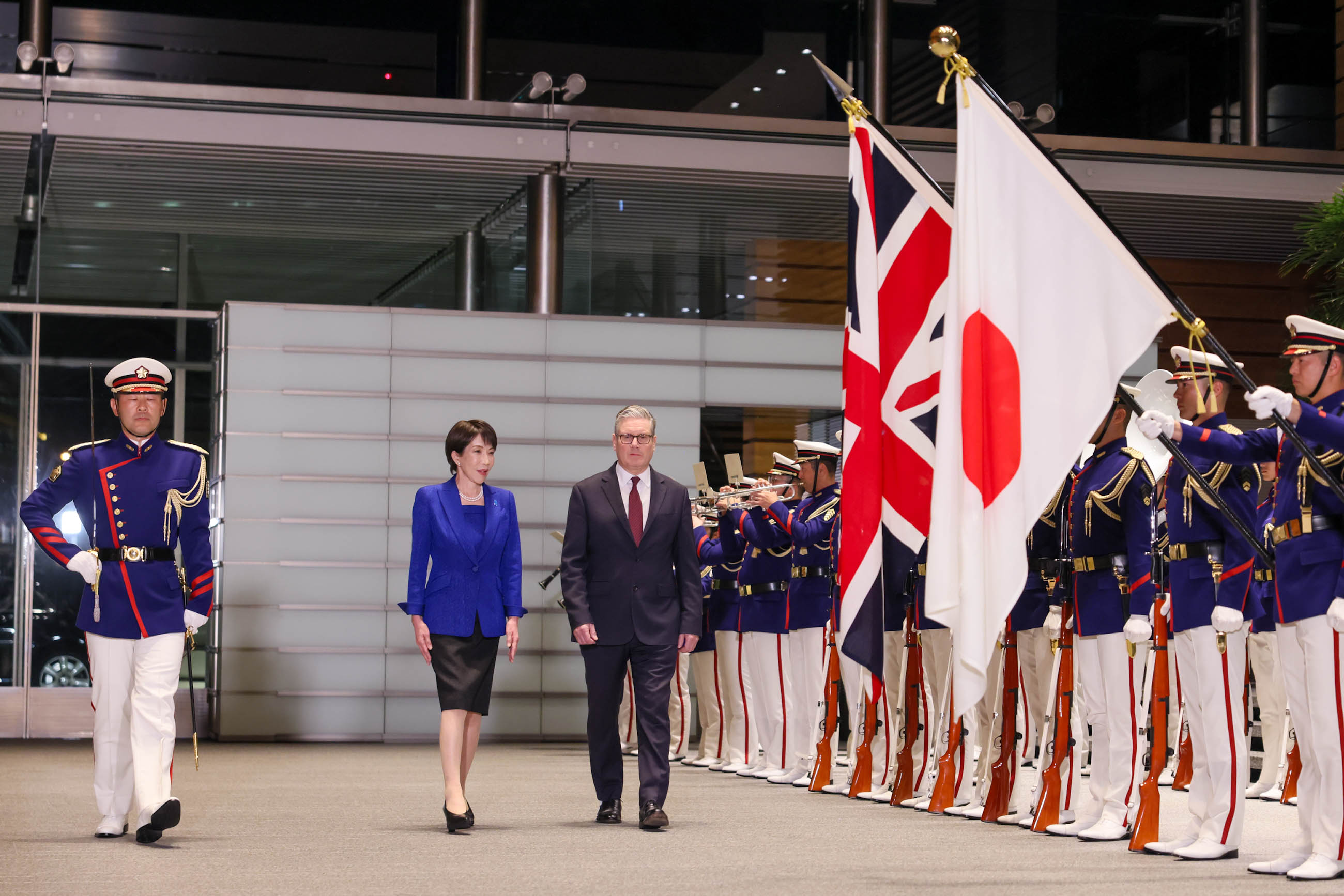 Salute and guard of honor ceremony (4)