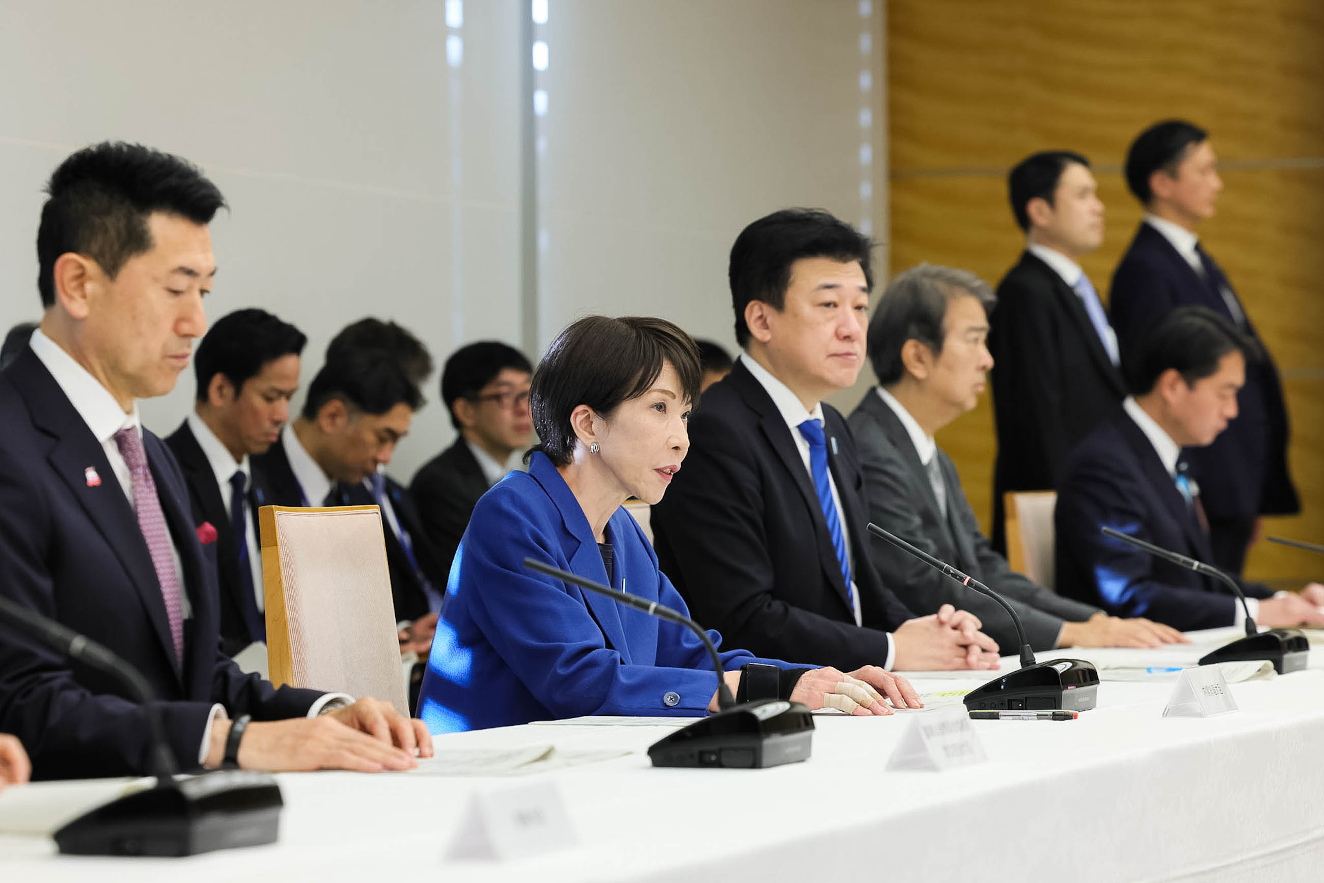 Prime Minister Takaichi wrapping up the meeting (3)