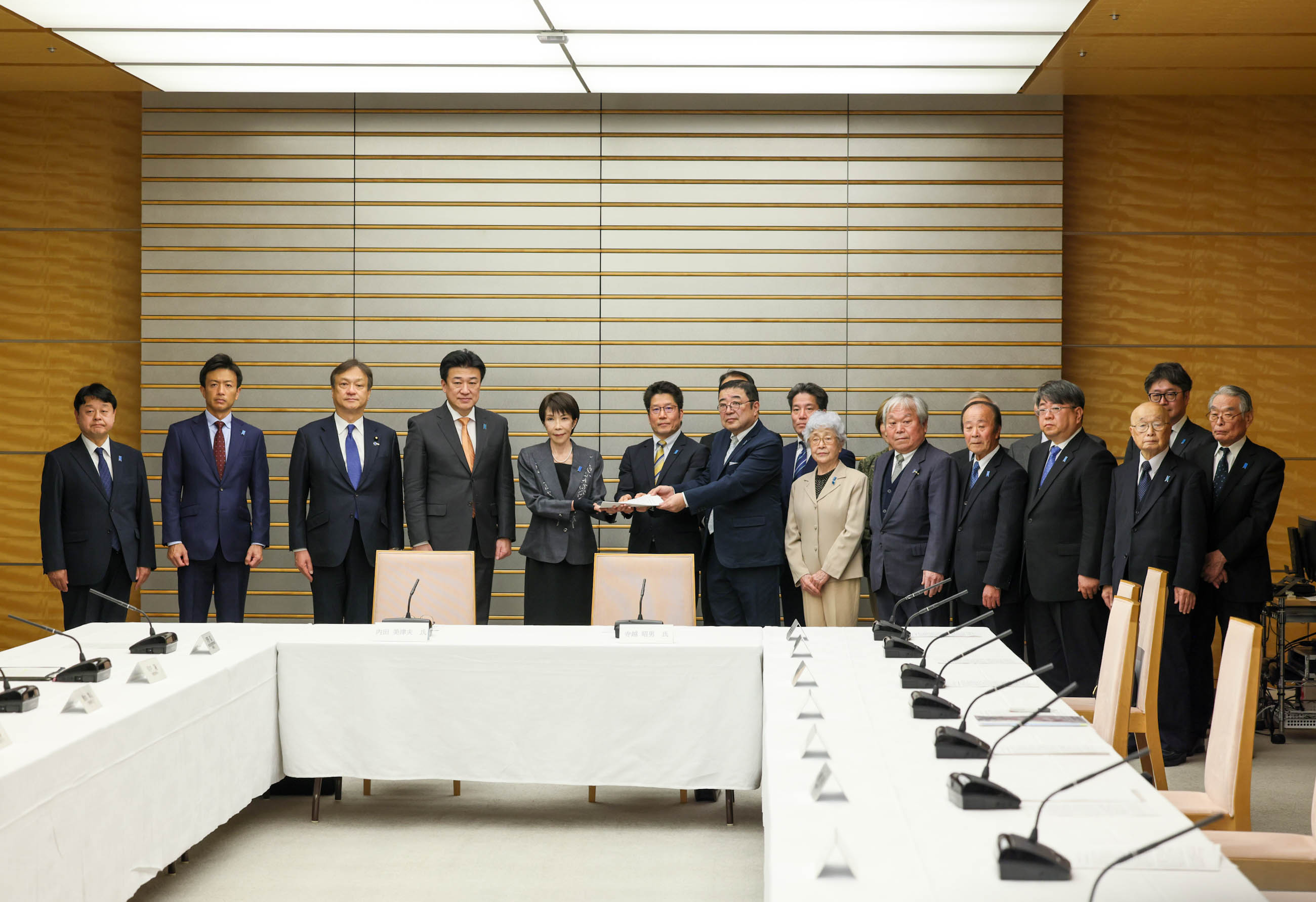 Prime Minister Takaichi holding a meeting with families of abductees and others (1)