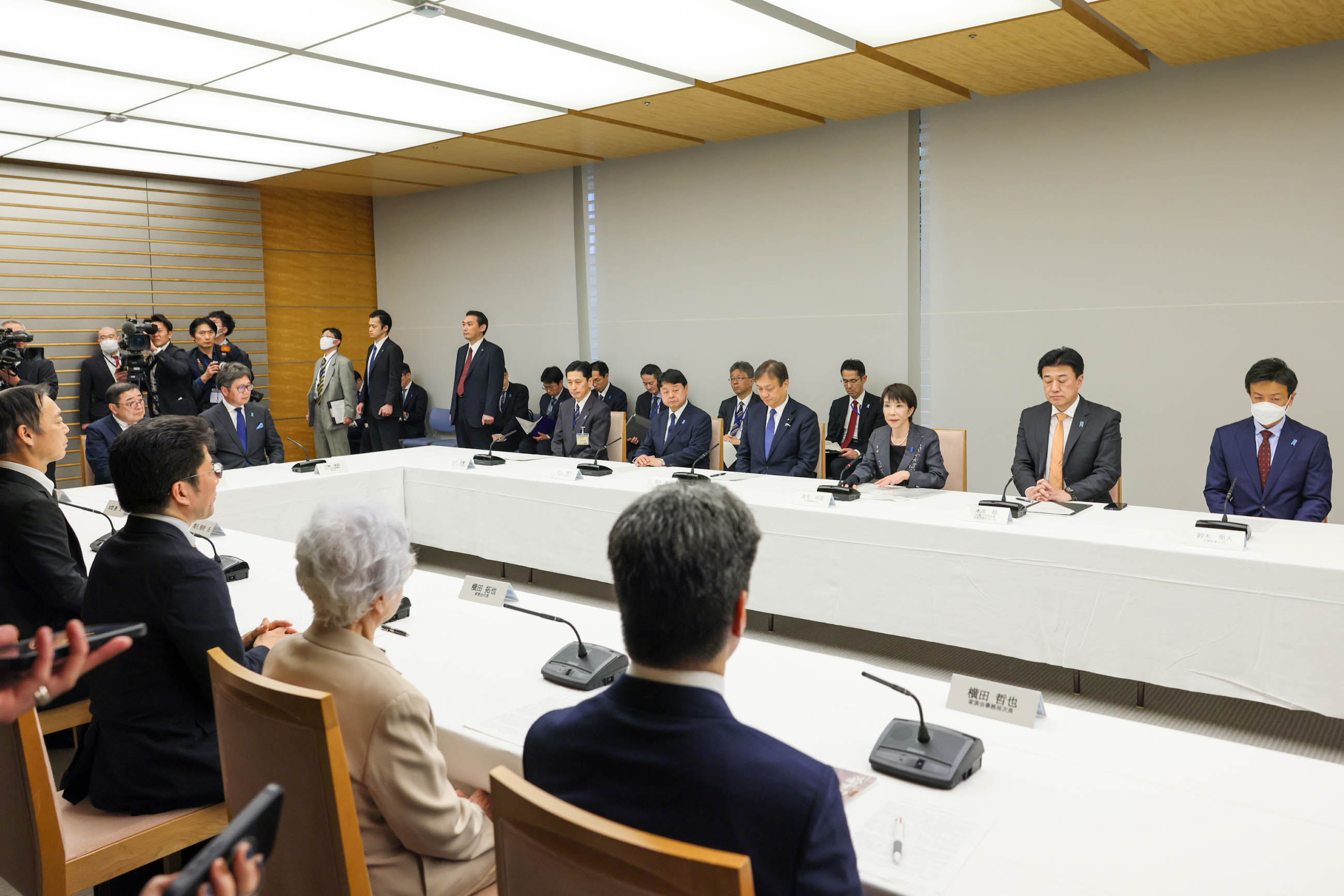 Prime Minister Takaichi holding a meeting with families of abductees and others (4)