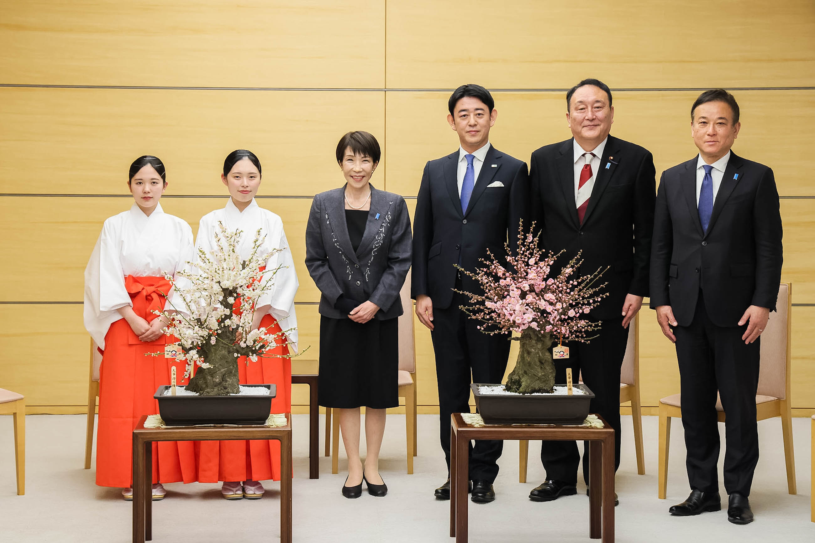 Prime Minister Takaichi receiving a courtesy call (1)