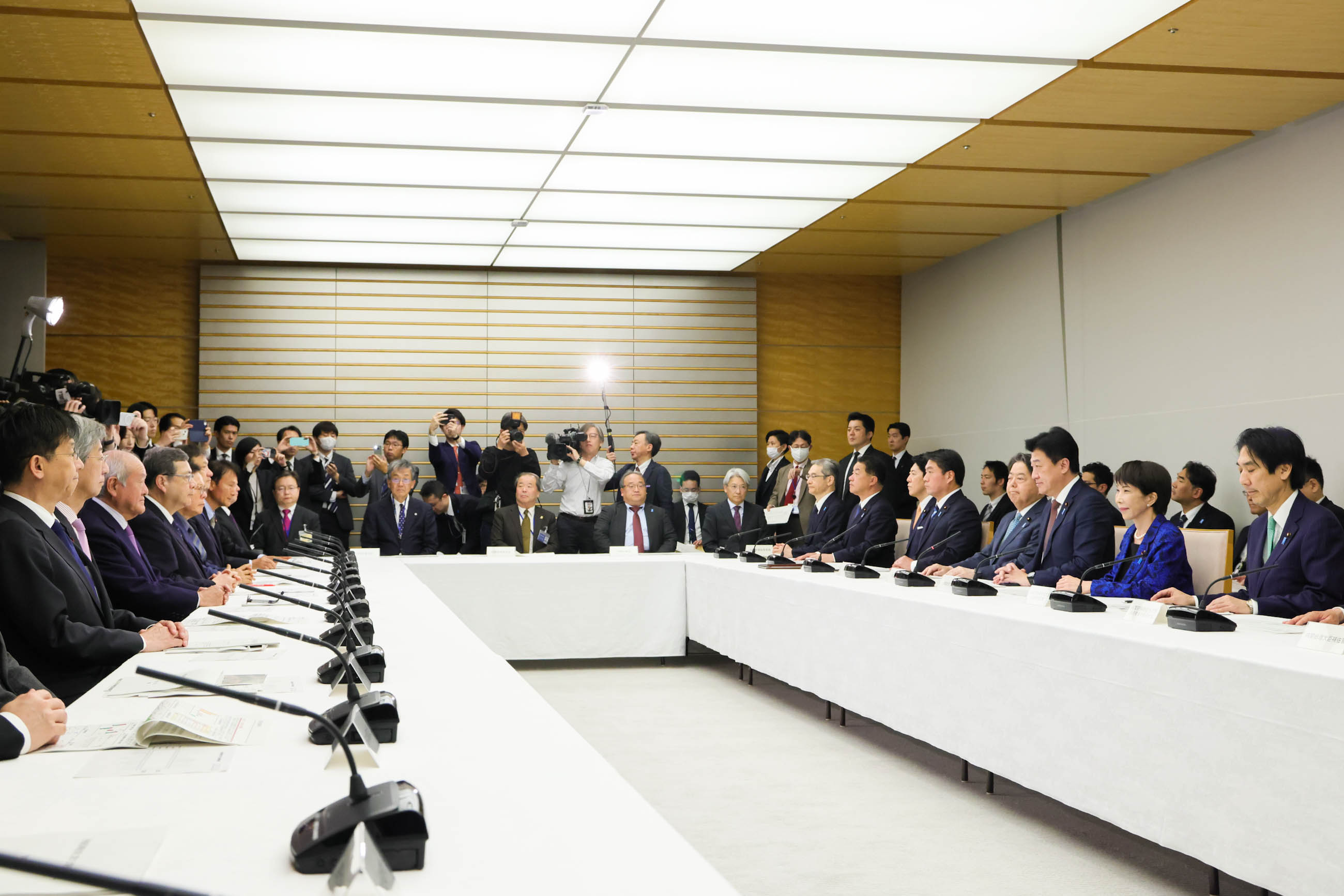 Prime Minister Takaichi attending the meeting (3)