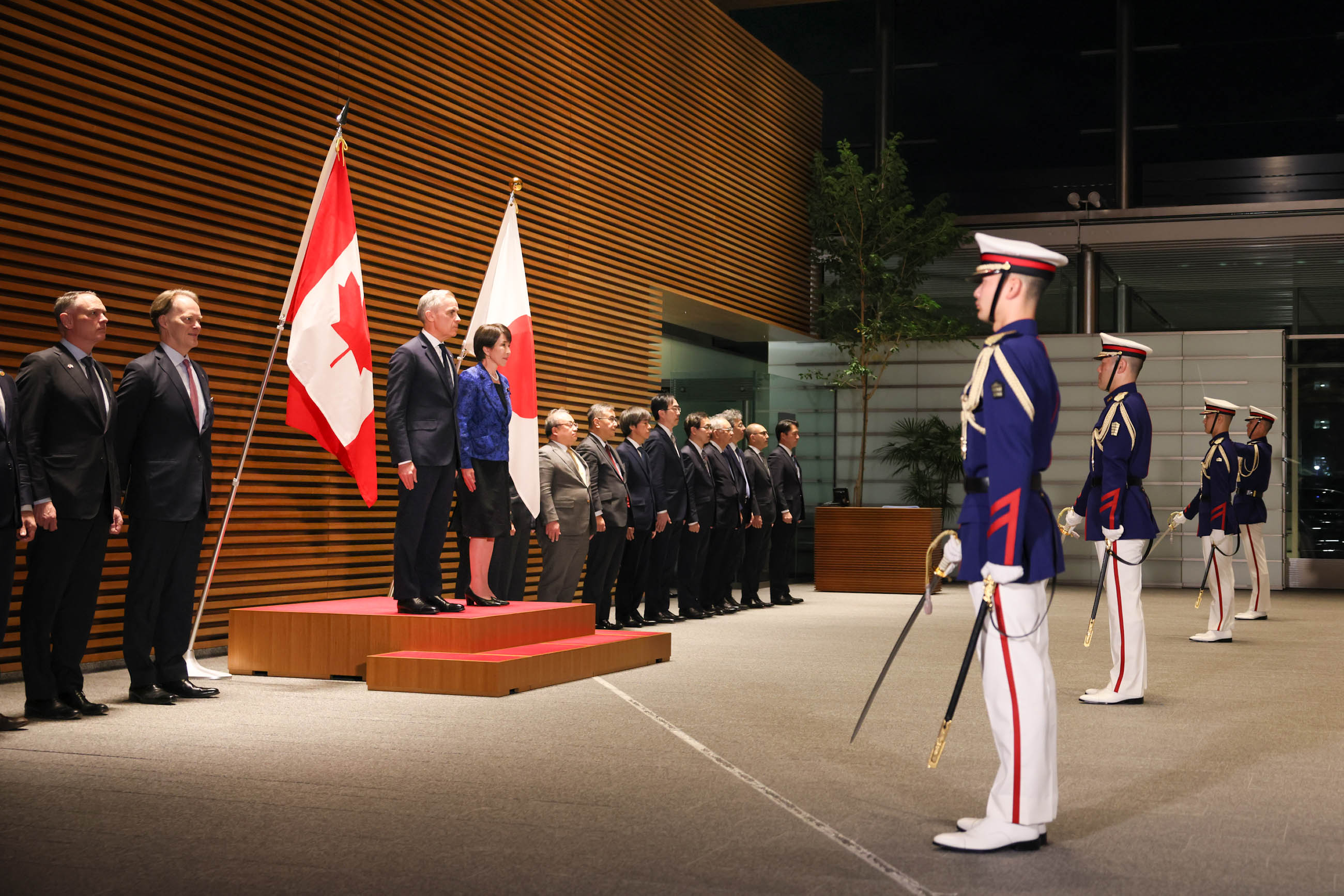 Salute and guard of honor ceremony (3)