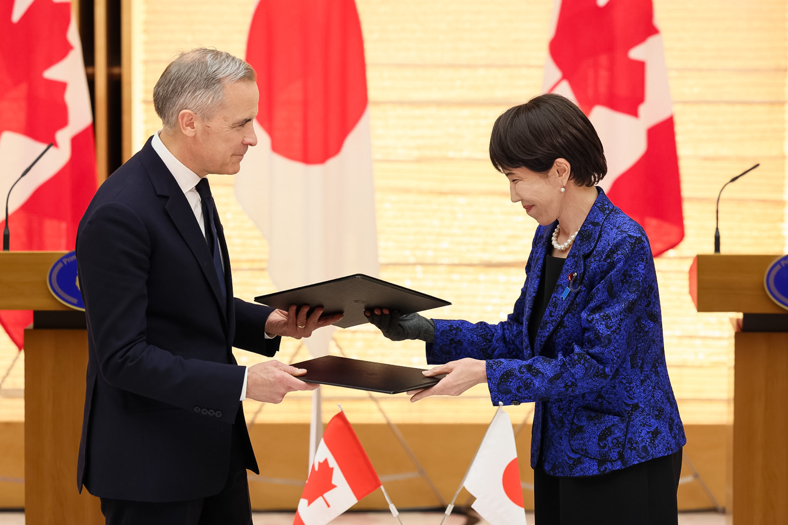 Signing ceremony (2)