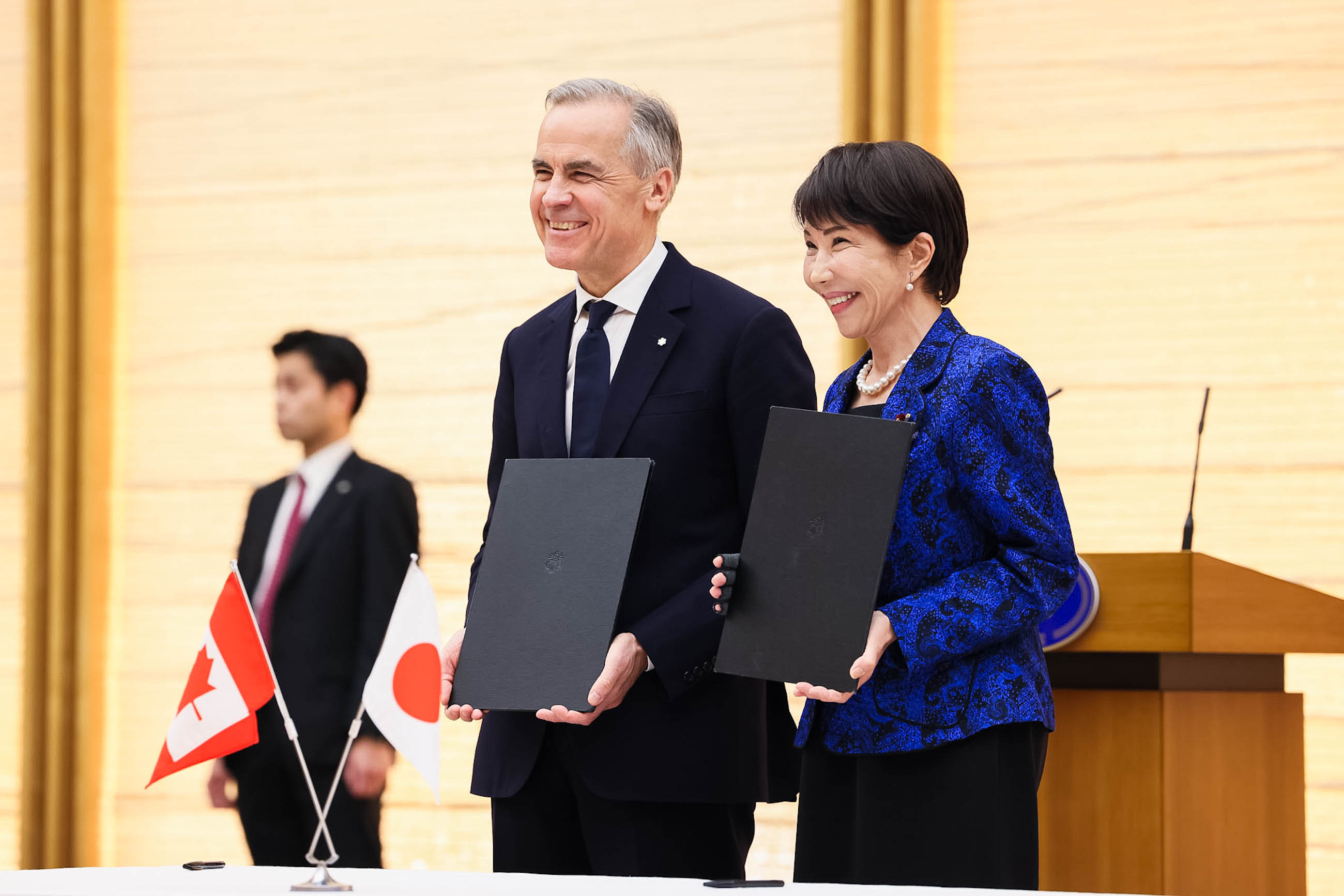 Signing ceremony (4)