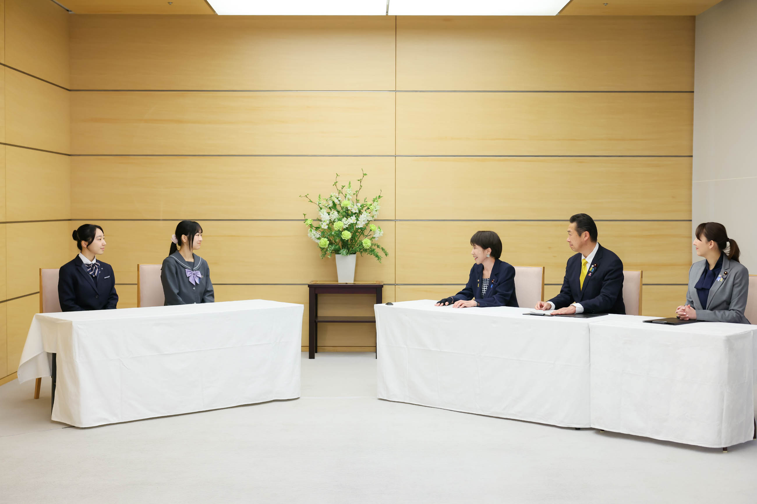 Prime Minister Takaichi receiving a courtesy call (2)