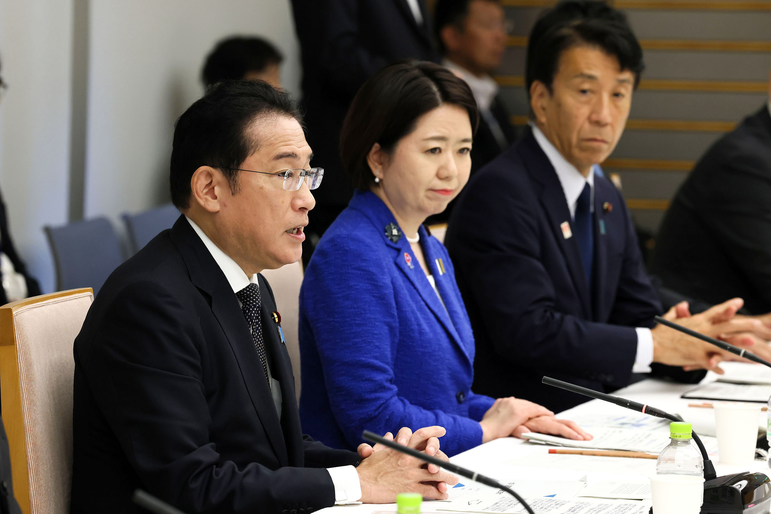 Prime Minister Kishida wrapping up a meeting (2)