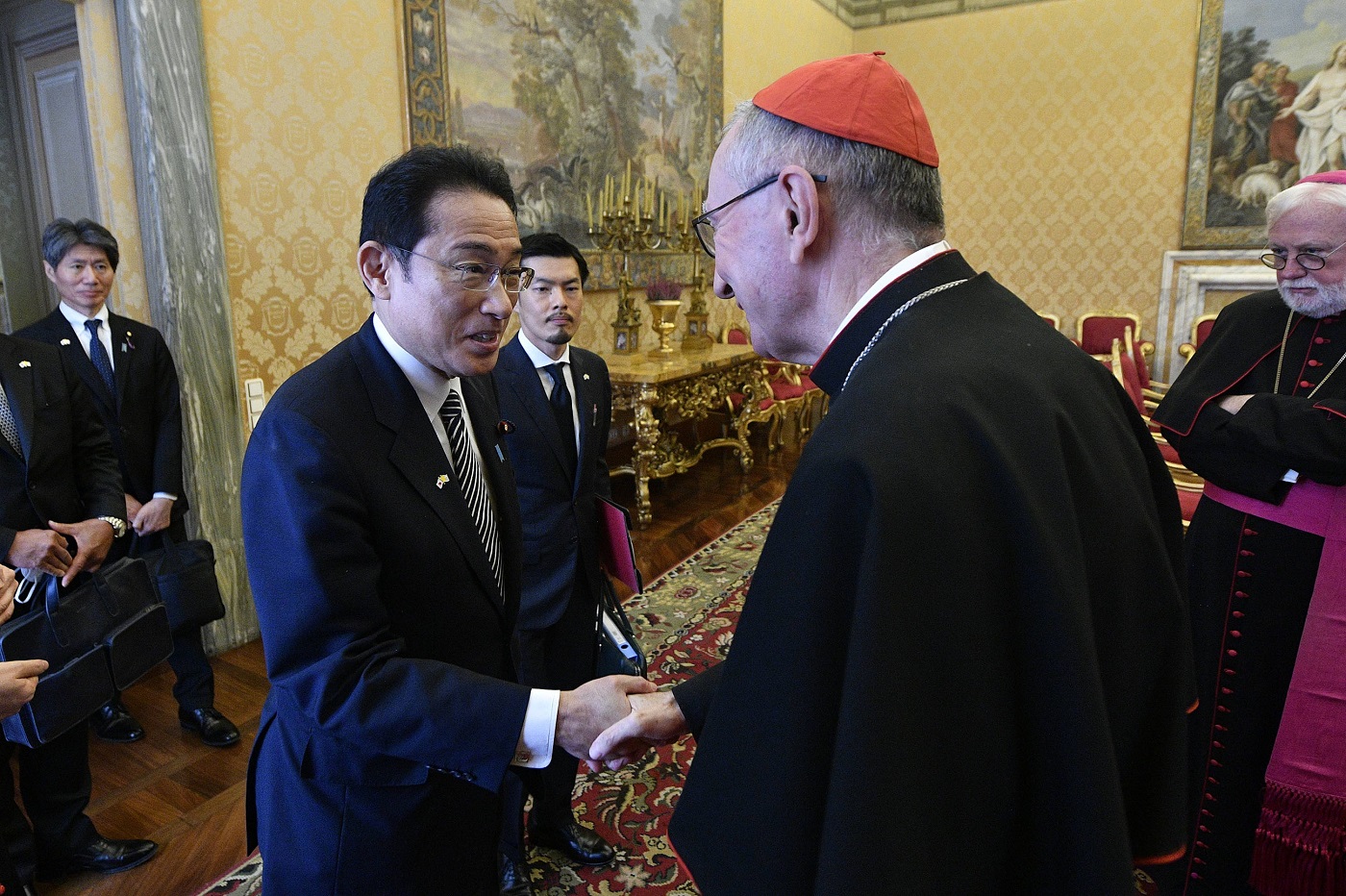 Photograph of the Japan-Vatican Summit Meeting (photo courtesy of VaticanMedia) (1)