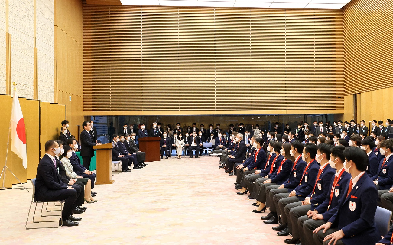 Presentation of the Prime Minister’s Certificate of Appreciation for Japanese Athletes Who Participated in the Beijing Winter Olympic and Paralympic Games